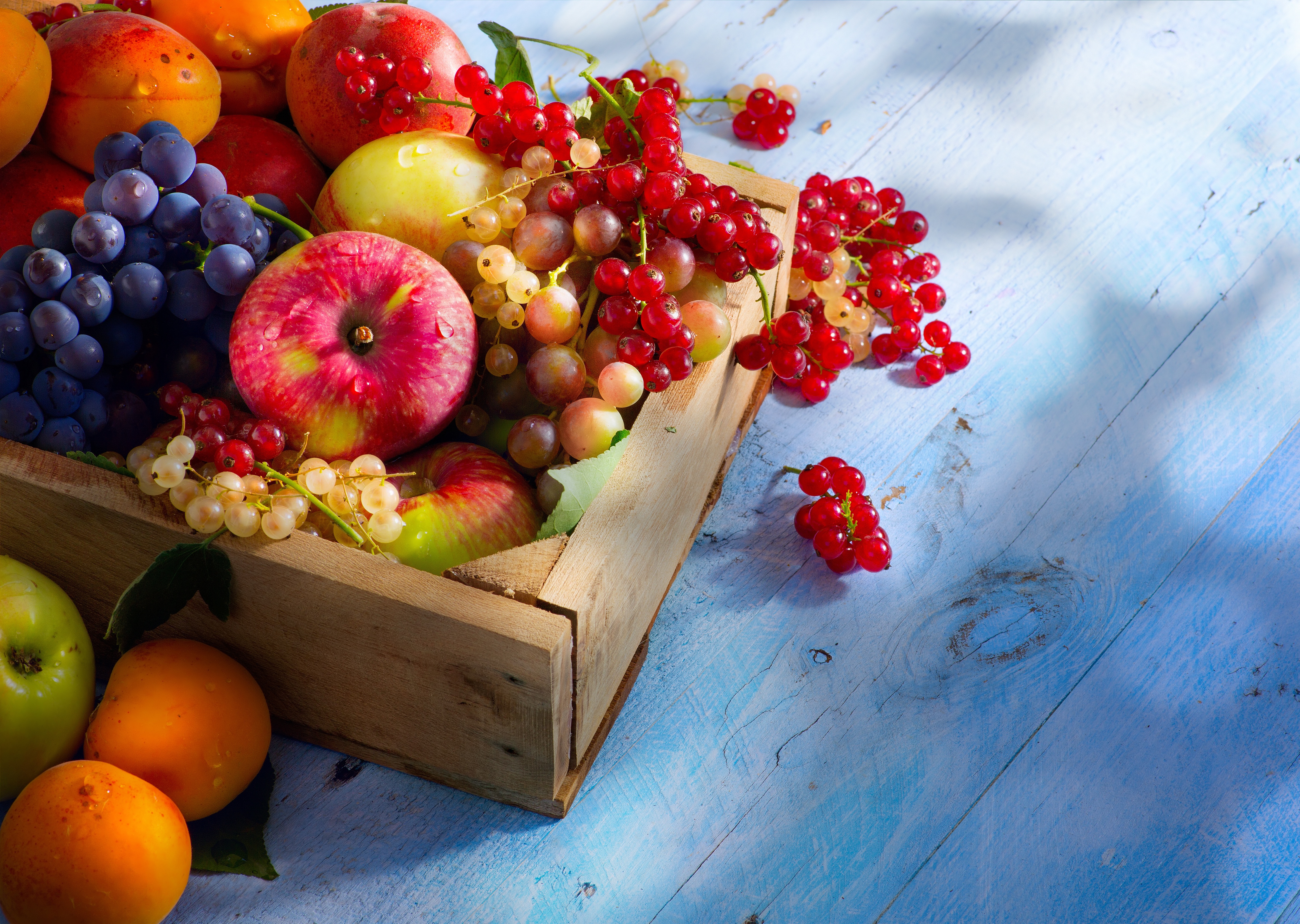 Фруктовая жизнь. Фрукты и ягоды. Летние фрукты. Овощи и фрукты. Красивые фрукты.