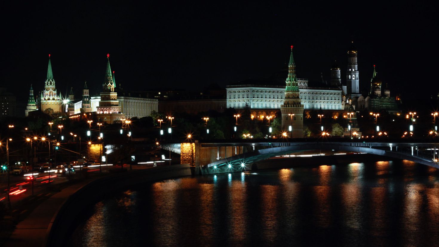 Обои на рабочий стол москва. Кремль Москва. Кремль обои. Кремль ночью.