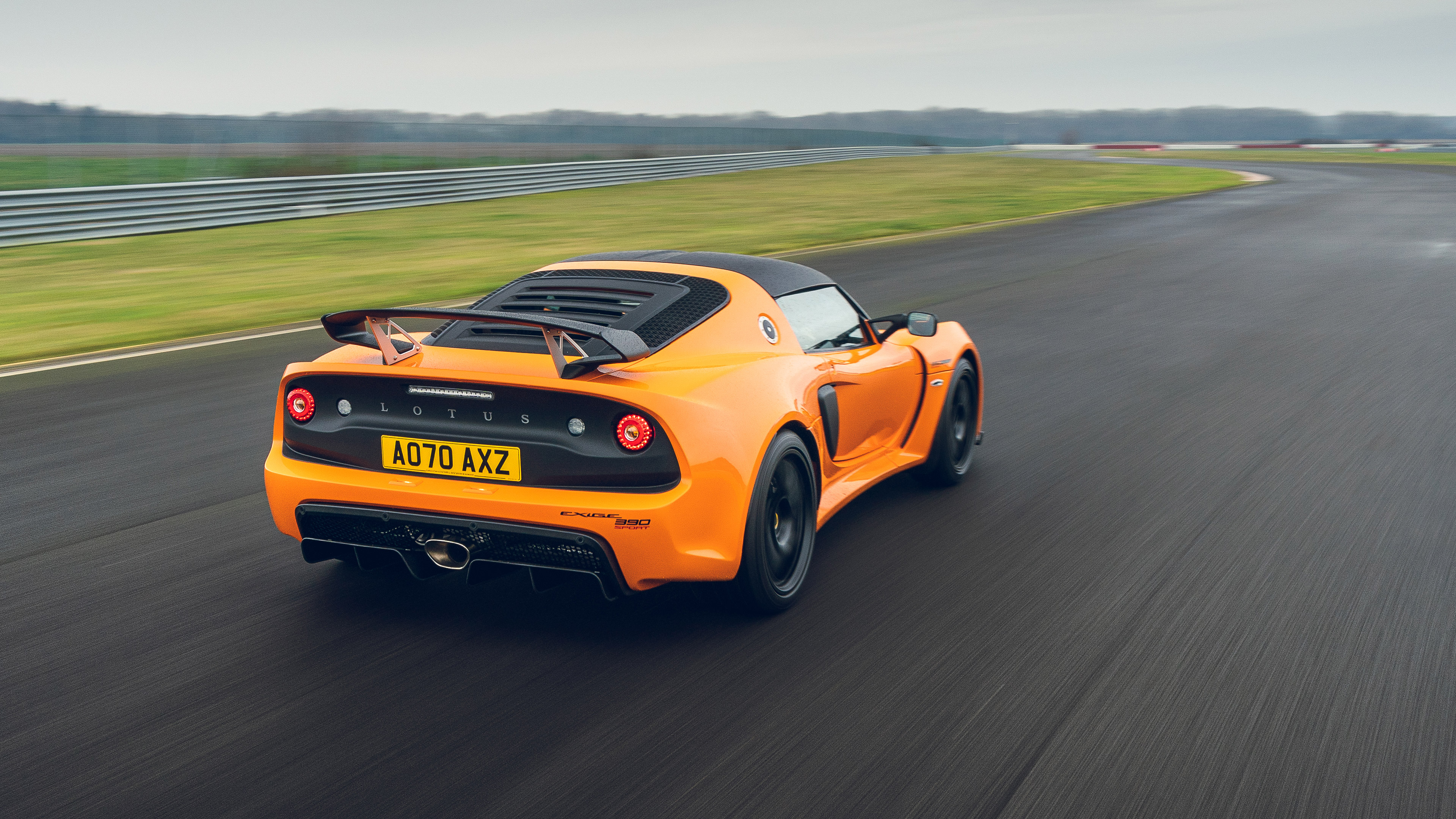 Lotus exige вид спереди