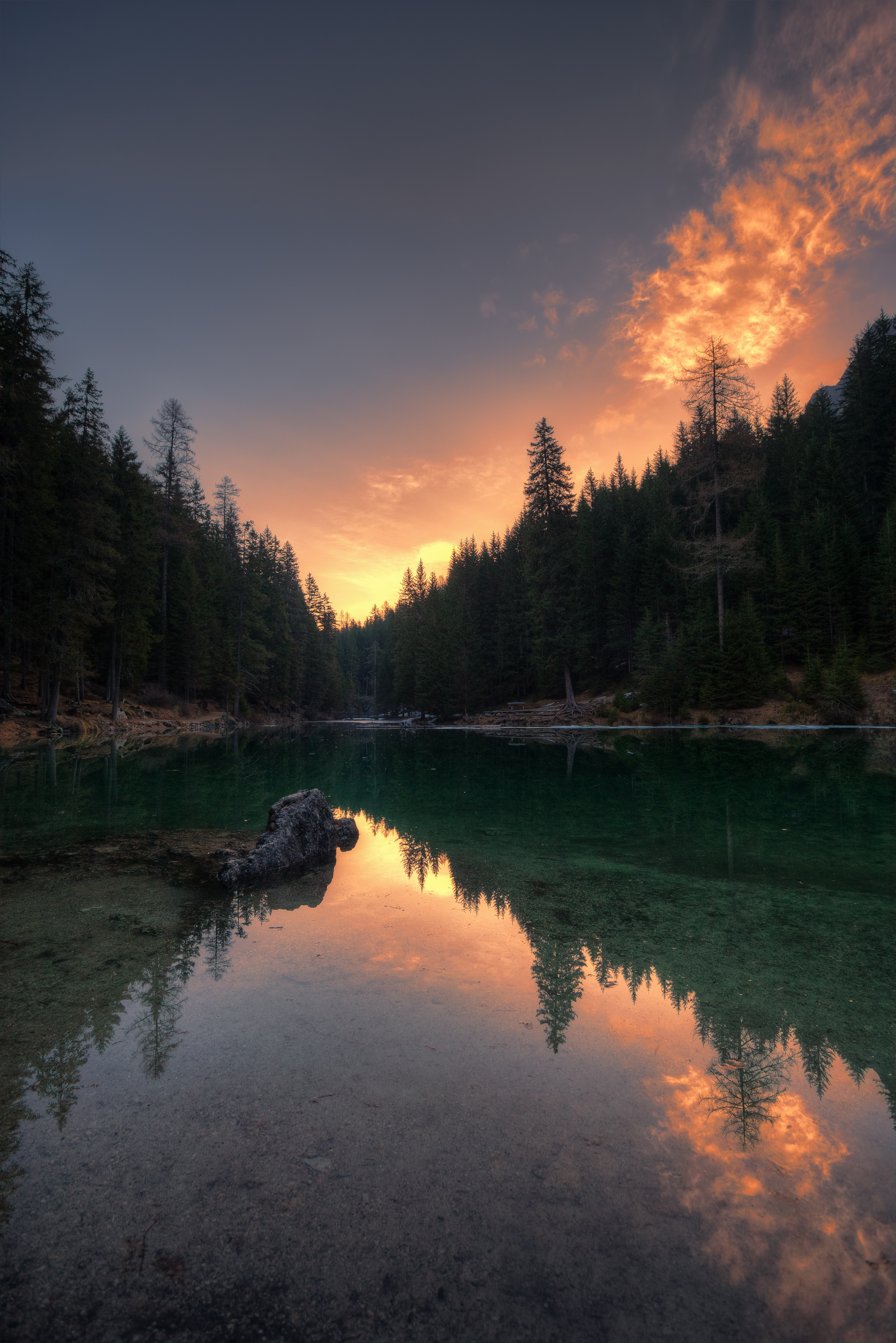 Laden Sie das Reflexion, Pragser Wildsee, Lake Bries, Bäume, See, Italien, Natur-Bild kostenlos auf Ihren PC-Desktop herunter