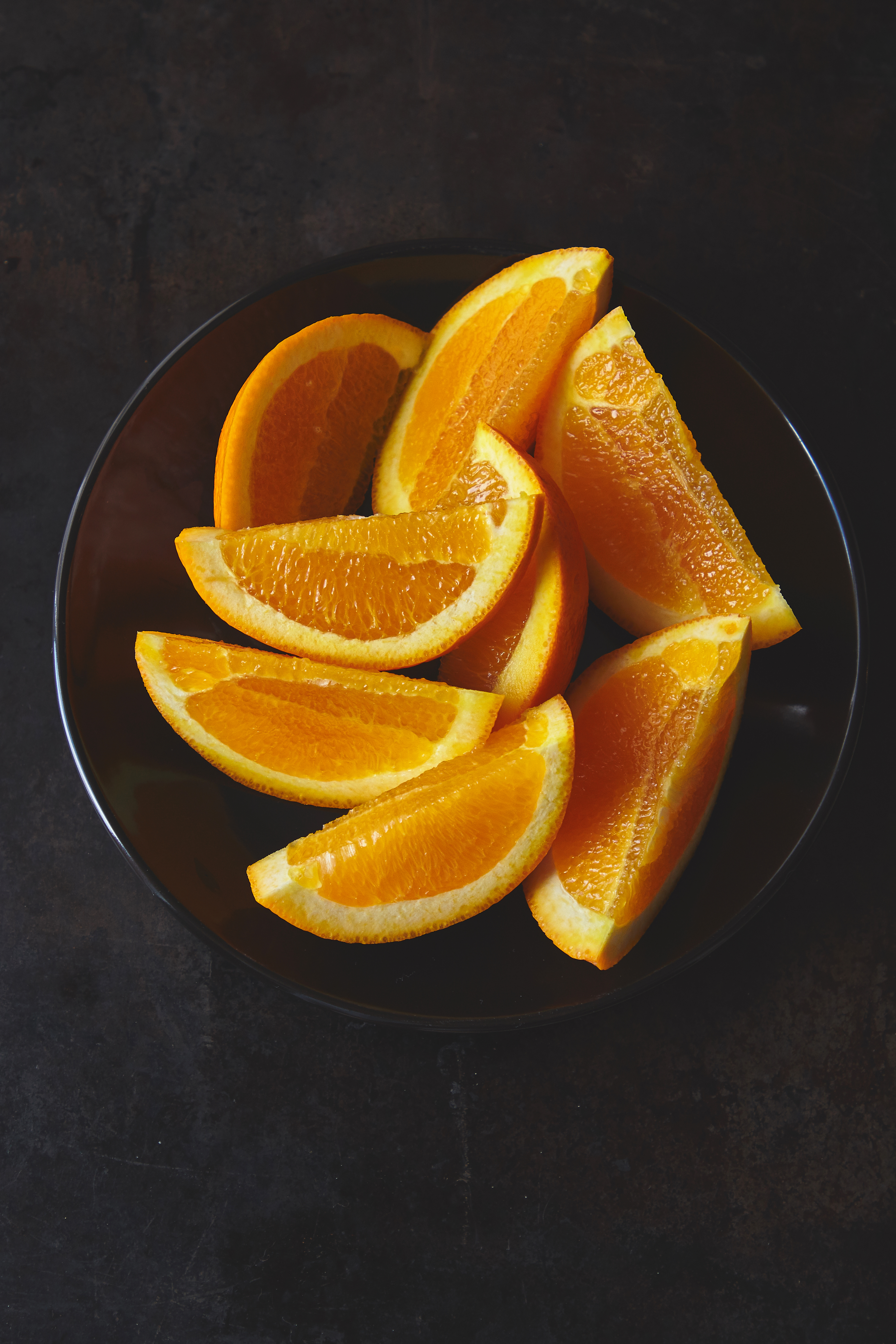 135029 Hintergrundbild herunterladen lebensmittel, orange, teller, die frucht, frucht, zitrusfrüchte, zitrus, läppchen, scheiben - Bildschirmschoner und Bilder kostenlos