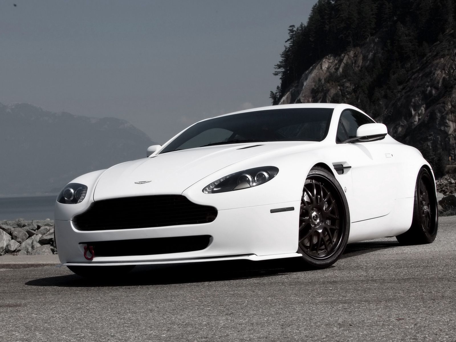 Download mobile wallpaper 2009, Rocks, V8, Vantage, Aston Martin, Style, Front View, Cars for free.
