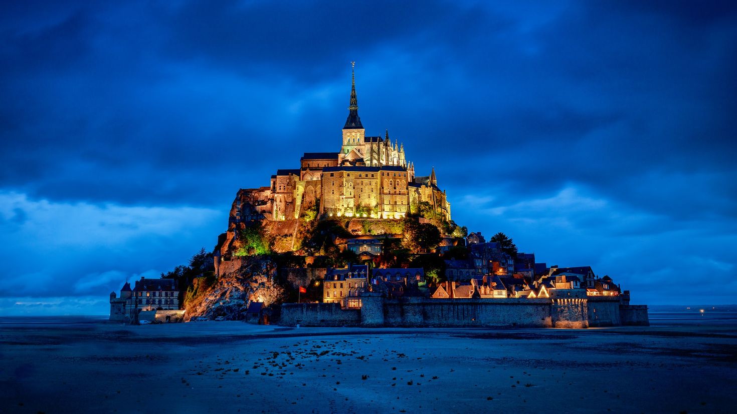 Франция х. Мон-сен-Мишель Франция. Нормандия. Мон-сен-Мишель (Mont St. Michel). Замок в Нормандии сен Мишель. Сан Мишель замок Франция.