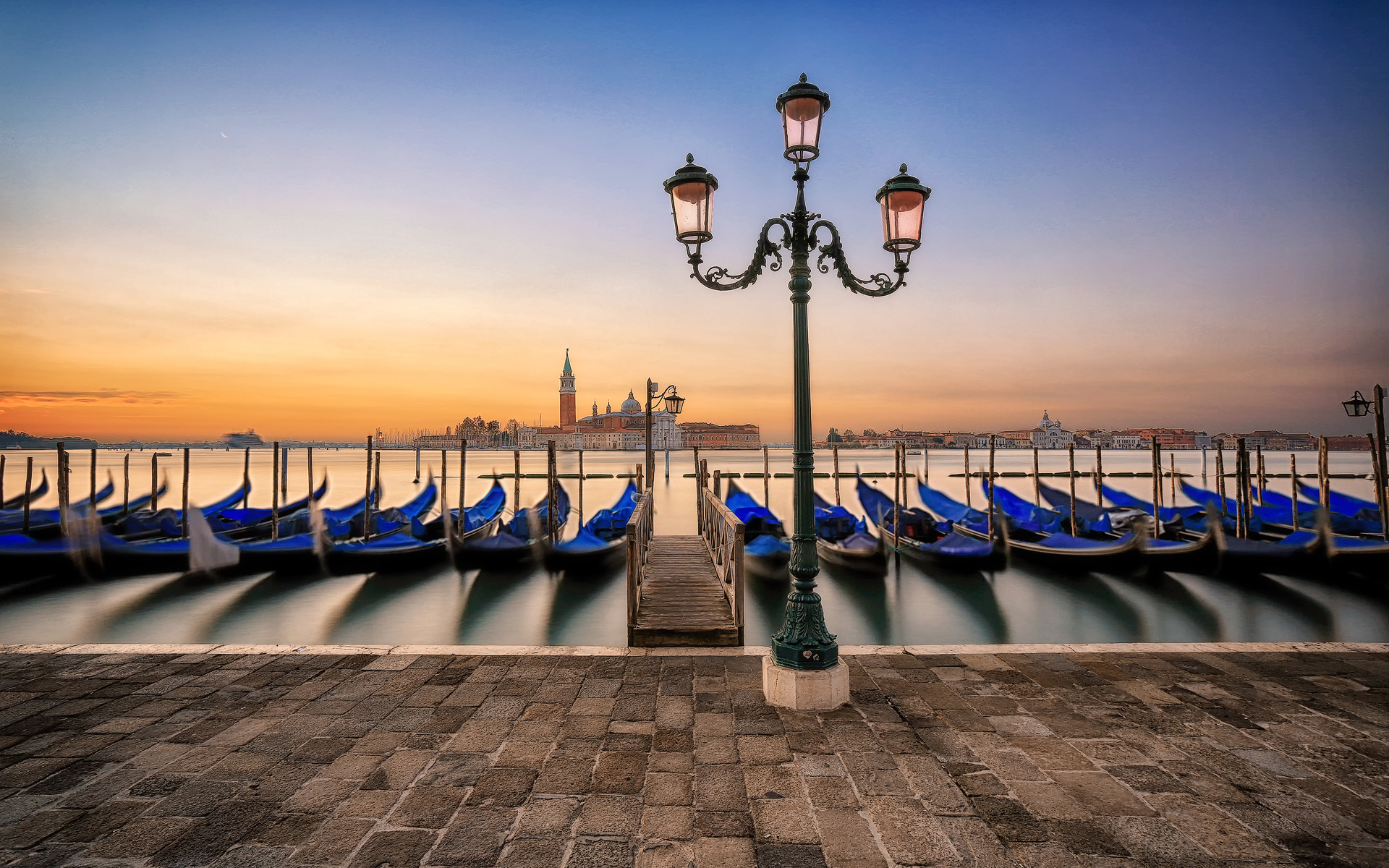 venice, man made, boat, canal, gondola, italy, lamp post, sunset, cities lock screen backgrounds