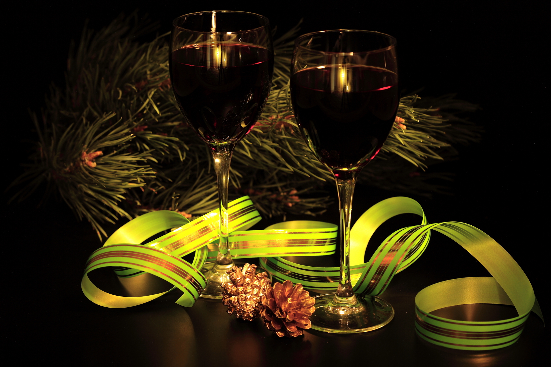 Download mobile wallpaper Food, New Year, Holidays, Vine, Christmas Xmas, Drinks for free.