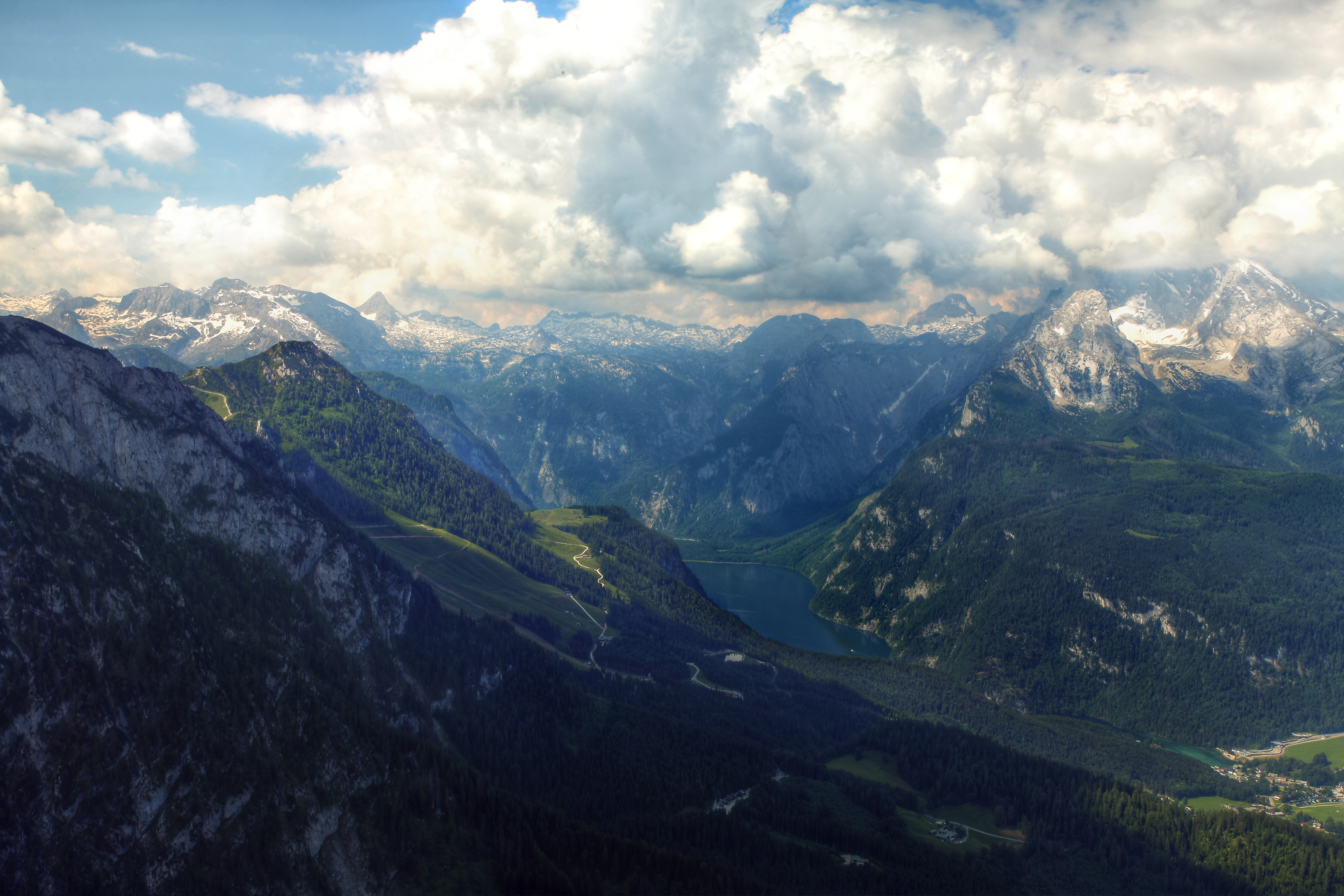 1523242 завантажити картинку земля, озеро, альпи, баварія, хмара, gemeinde berchtesgaden, німеччина, königssee, пейзаж, гора, озера - шпалери і заставки безкоштовно