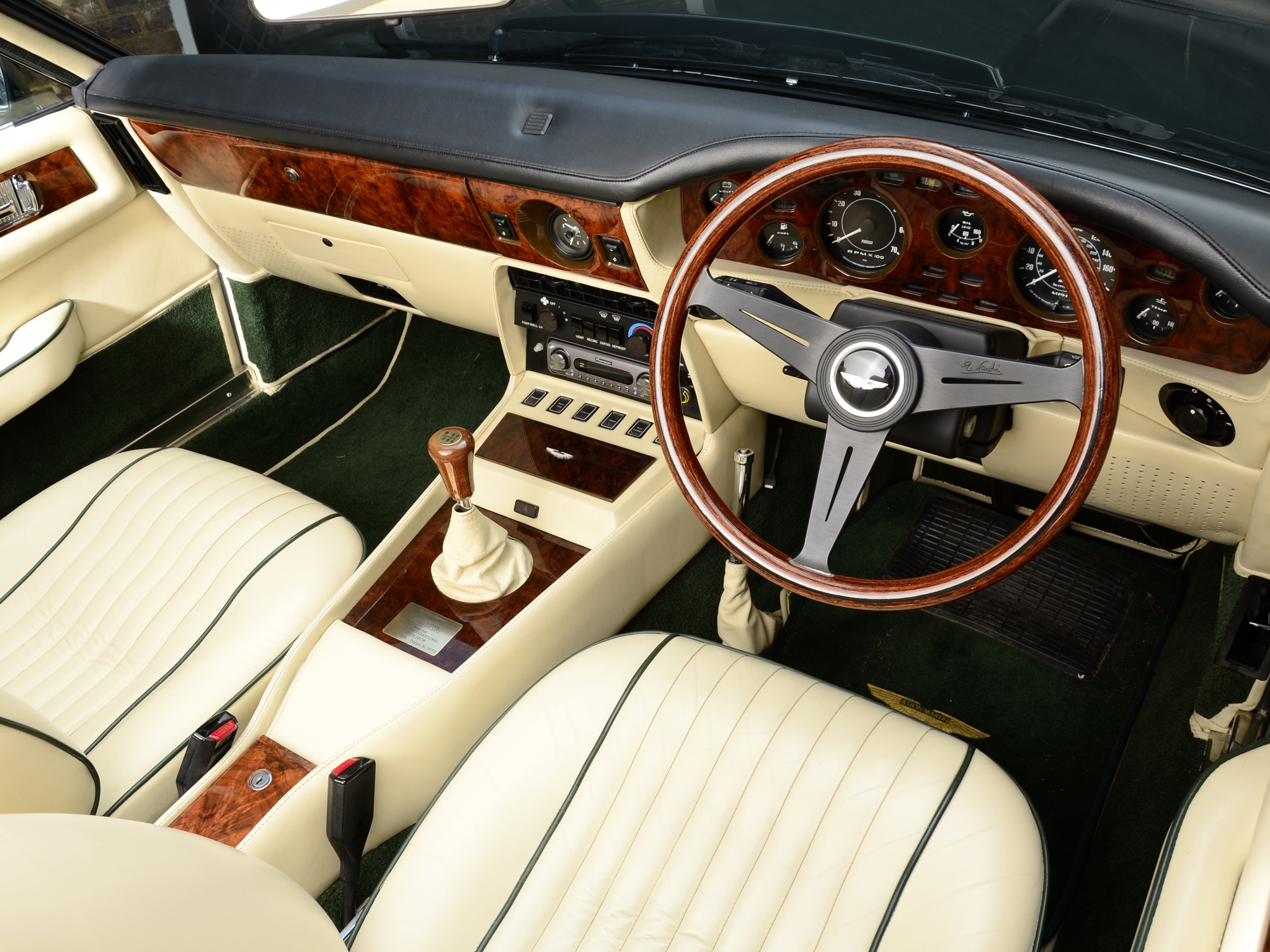 steering wheel, speedometer, interior, aston martin, cars, rudder, salon, v8, vantage, 1984 phone wallpaper