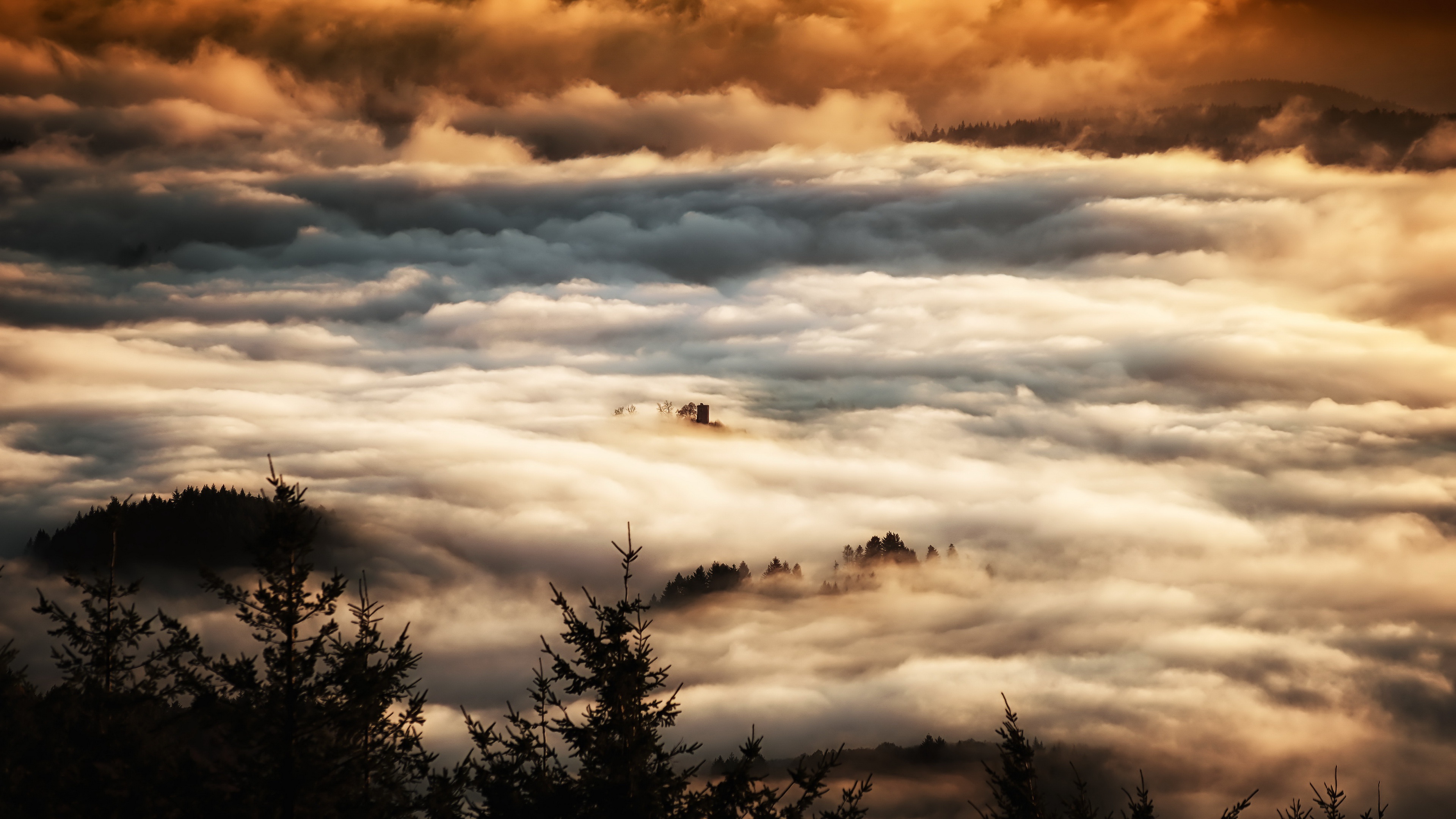 В небесах над туманной землей. Heaven Valley.