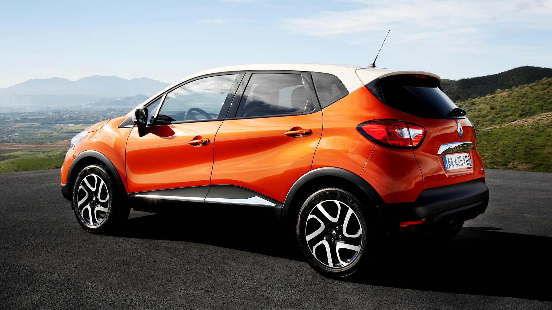 Вин рено каптур. Рено Каптур. Рено Каптур 2014. Кроссовер Рено Каптур. Renault Captur 2015.