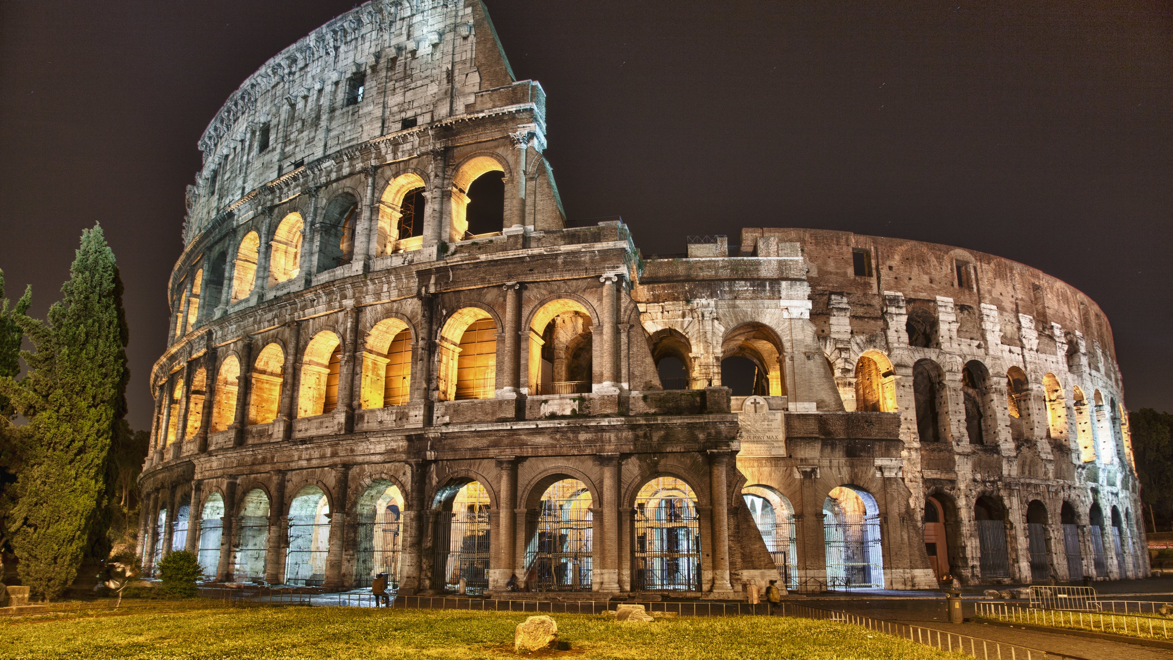 318599 Hintergrundbild herunterladen italien, menschengemacht, kolosseum, monumente - Bildschirmschoner und Bilder kostenlos