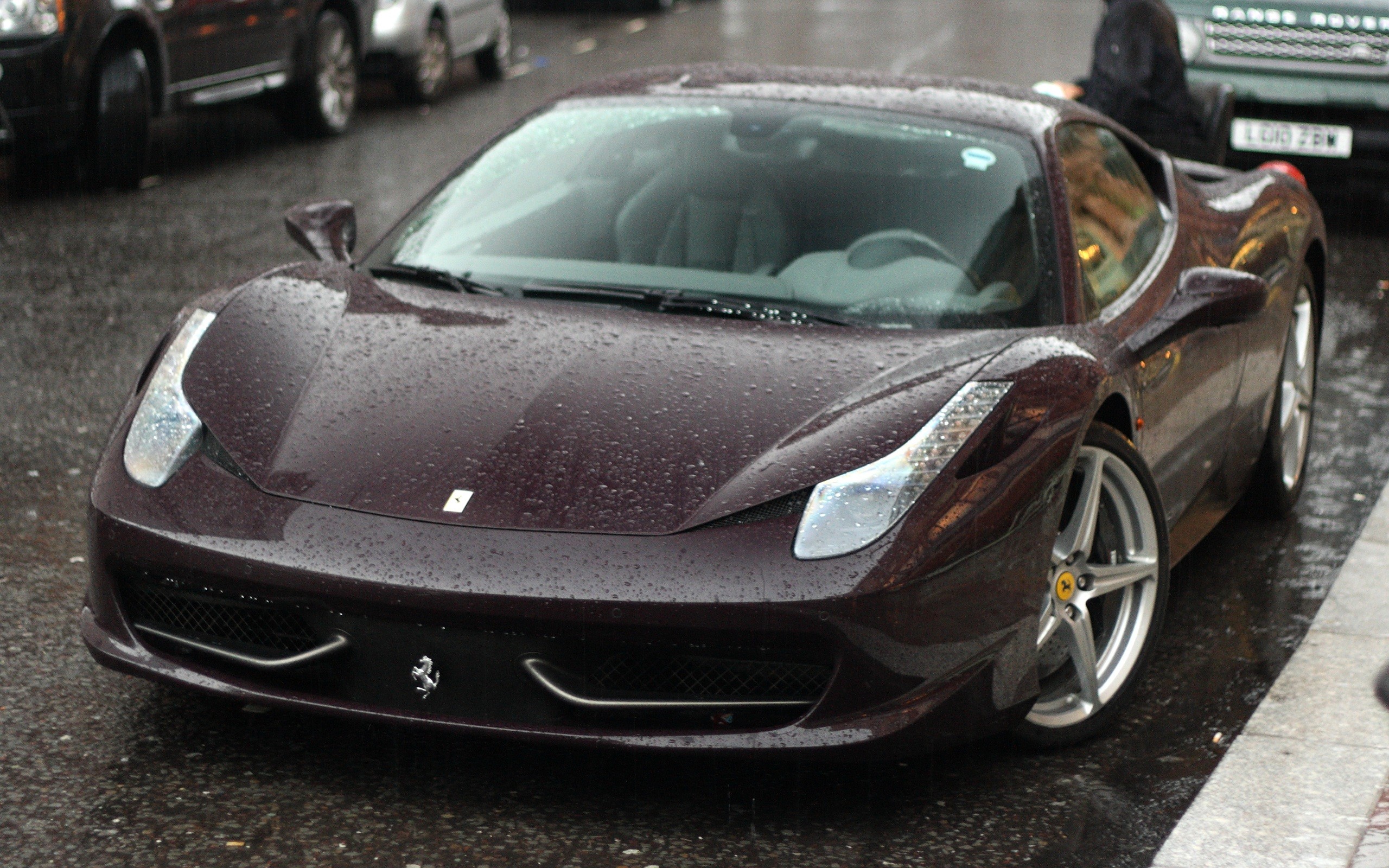 Ferrari 458 Italia фиолетовая