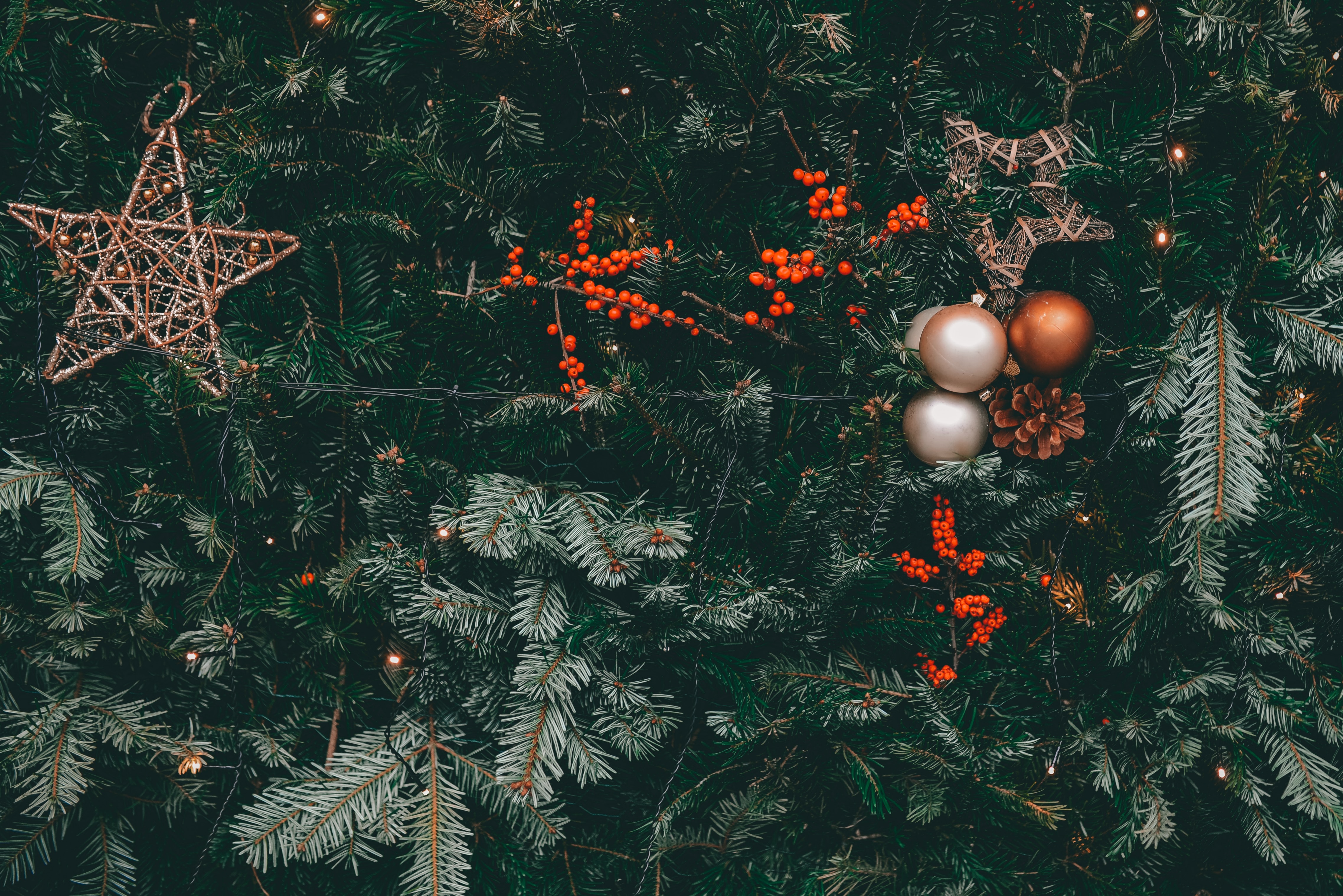 berries, holidays, cones, decorations, christmas tree, garland, balls, garlands 1080p