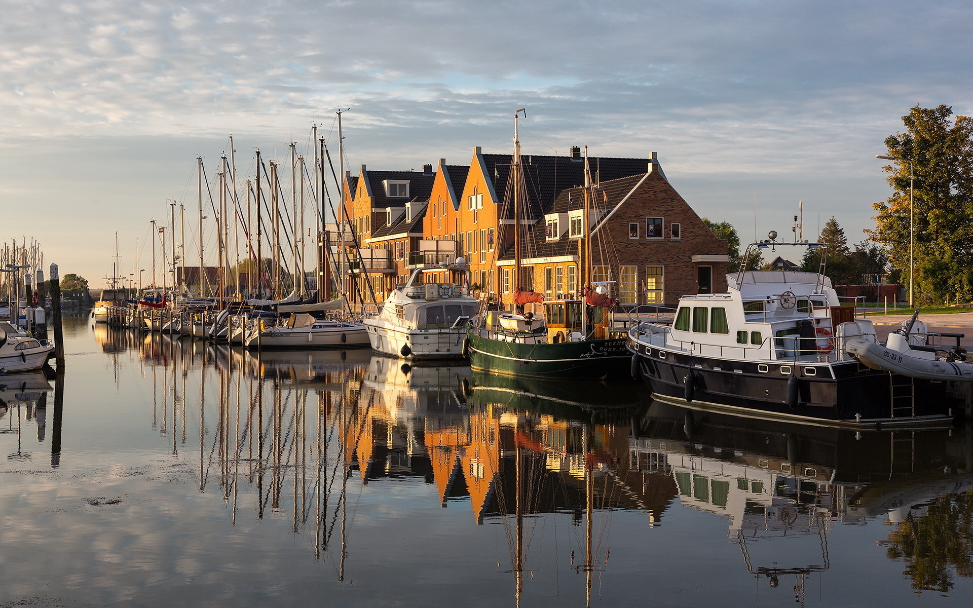 photography, reflection, boat, building, house, scenic, town, wharf High Definition image