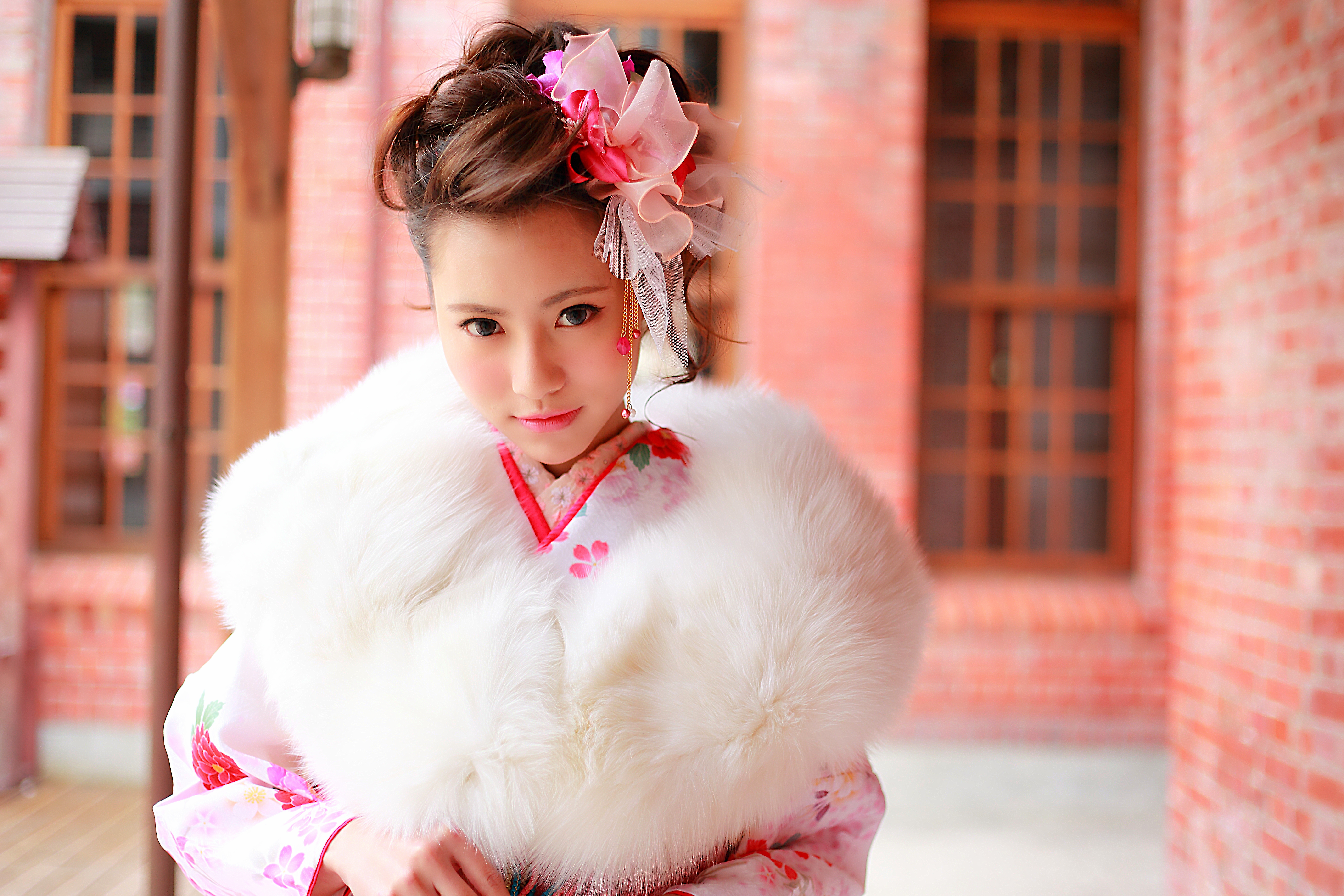 photography, child, asian, bokeh, bow (clothing), brown eyes, brunette, fur, model, oriental, traditional costume Full HD