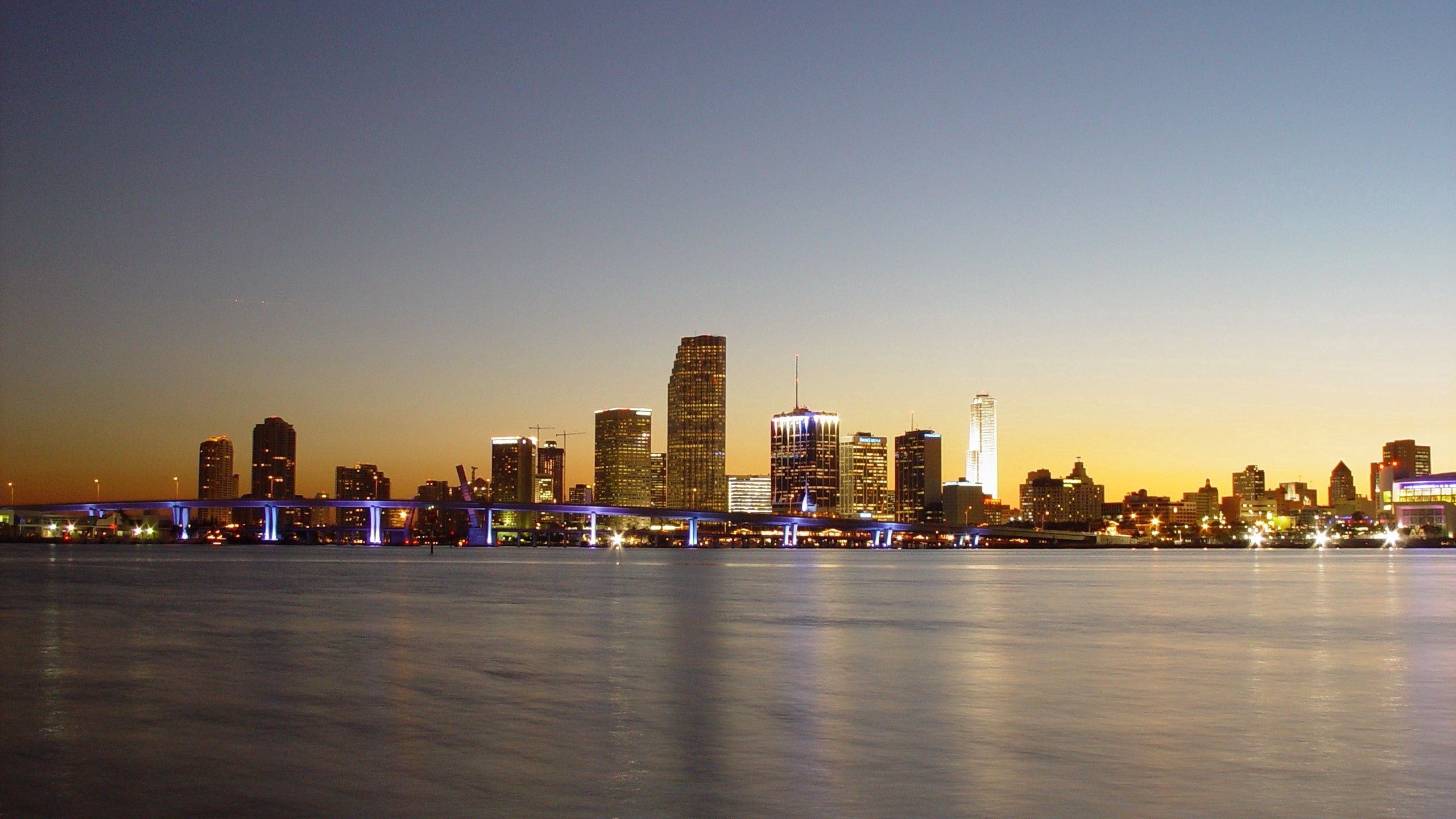 Laden Sie das Wolkenkratzer, Städte, Miami, Florida, Usa, Flüsse-Bild kostenlos auf Ihren PC-Desktop herunter