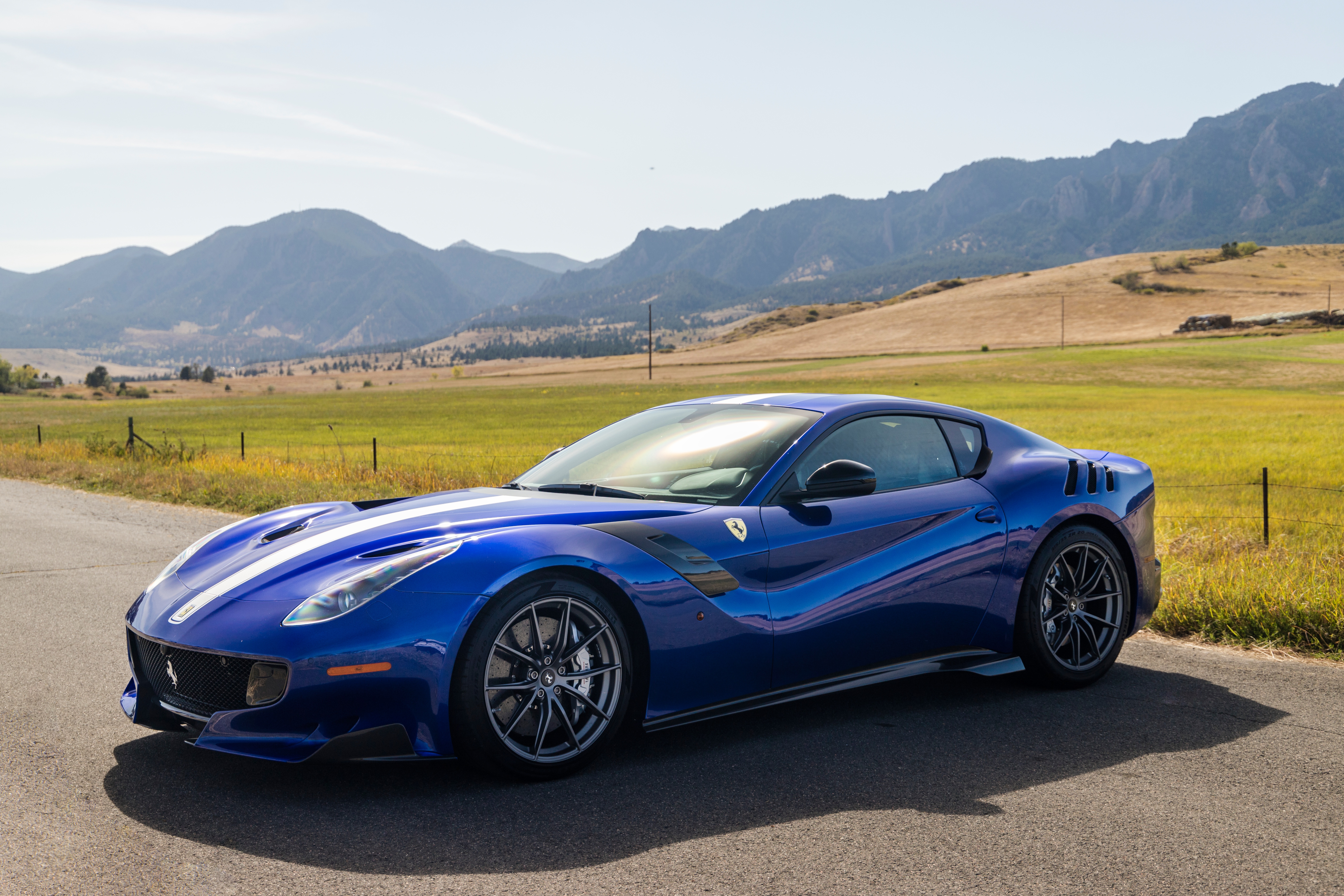 ferrari f12 berlinetta синий