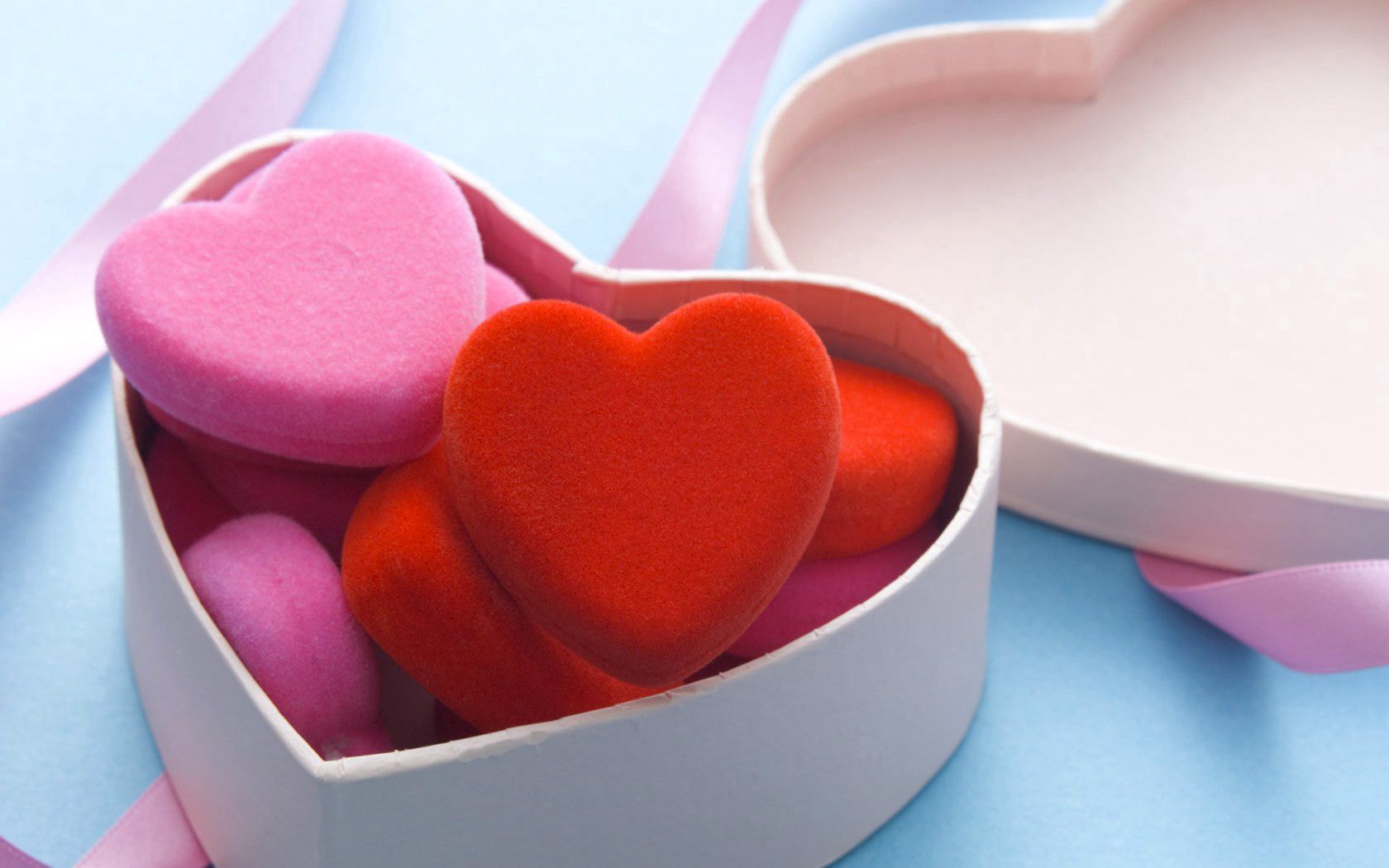 Laden Sie das Box, Herzen, Liebe-Bild kostenlos auf Ihren PC-Desktop herunter
