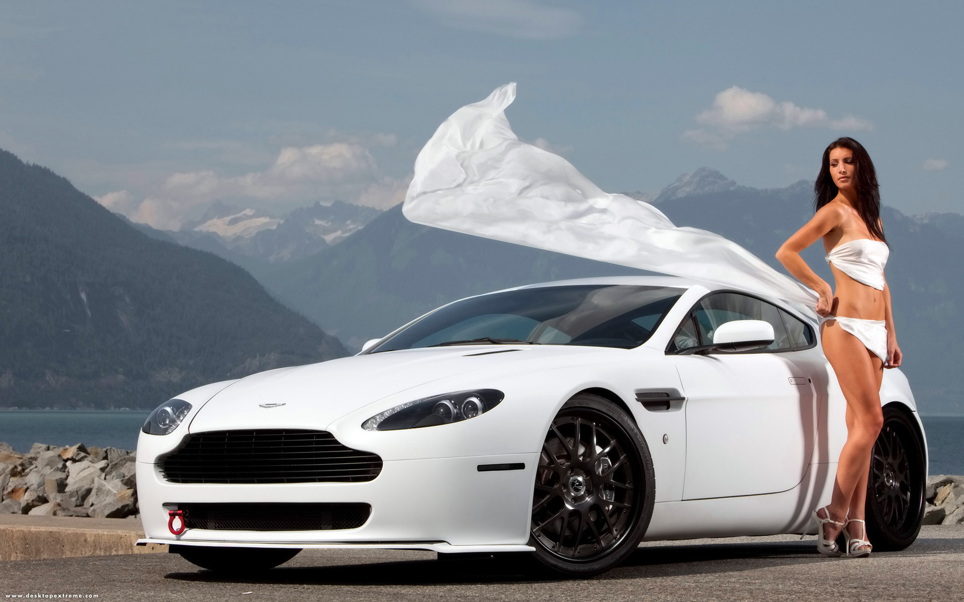 Free 4K, 32K, Aston Martin V8 Vantage Ultra HD