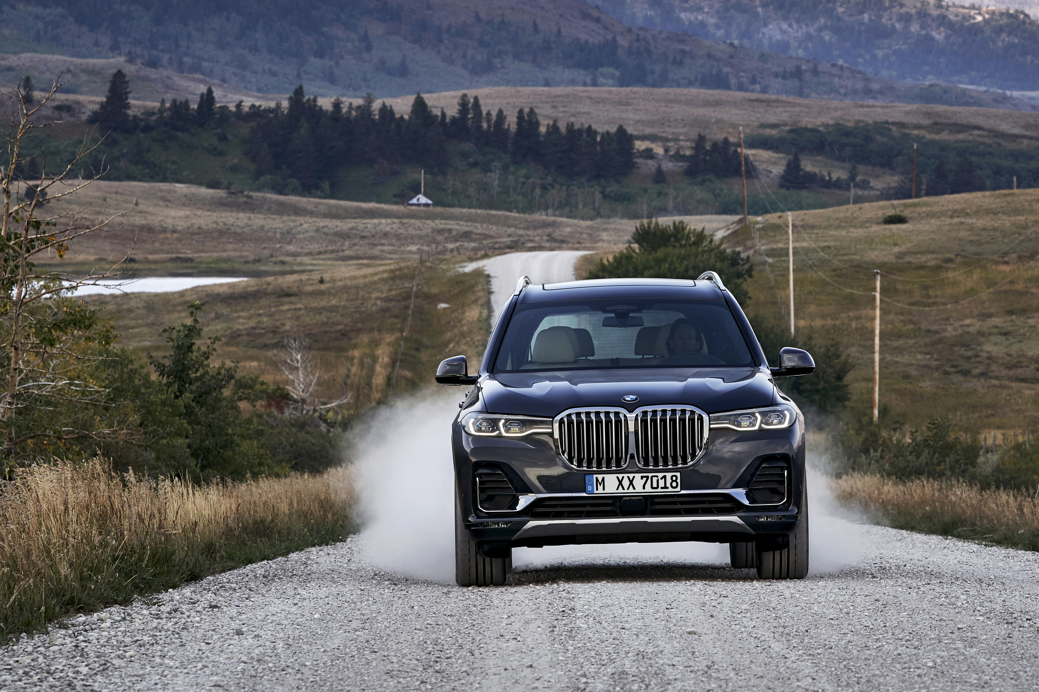 Бмв х7 стоит. БМВ Икс 7. BMW x7 кроссовер. БМВ х7 2018. BMW 7 кроссовер.