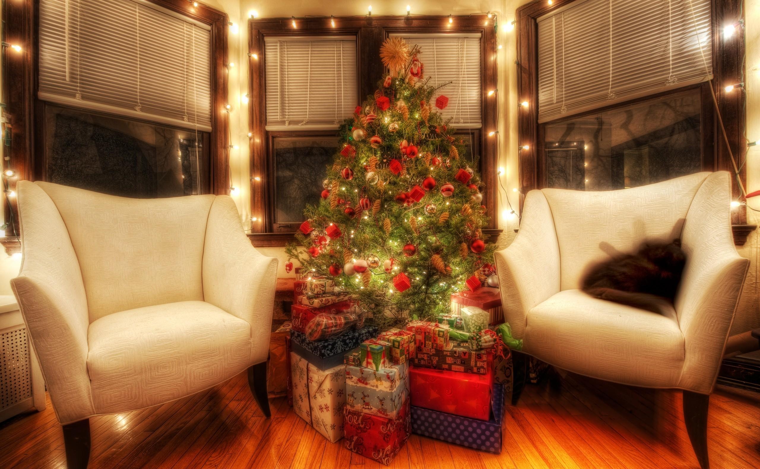 133339壁紙のダウンロードクリスマスツリー, 祝日, 装飾, クリスマス, 椅子, 部屋, プレゼント, アームチェア, ルーム, ギフト-スクリーンセーバーと写真を無料で