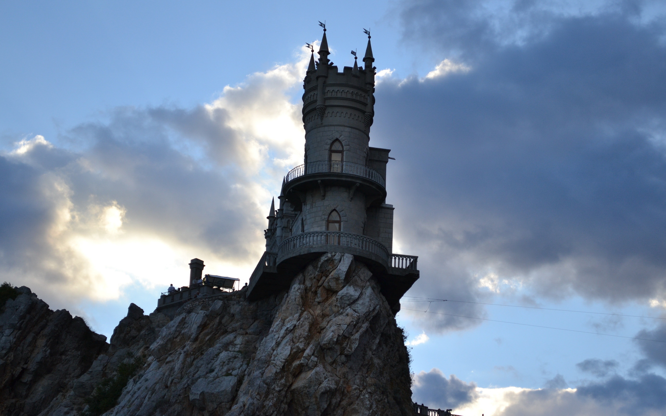 Крым, Ласточкино гнездо замок на скале у моря