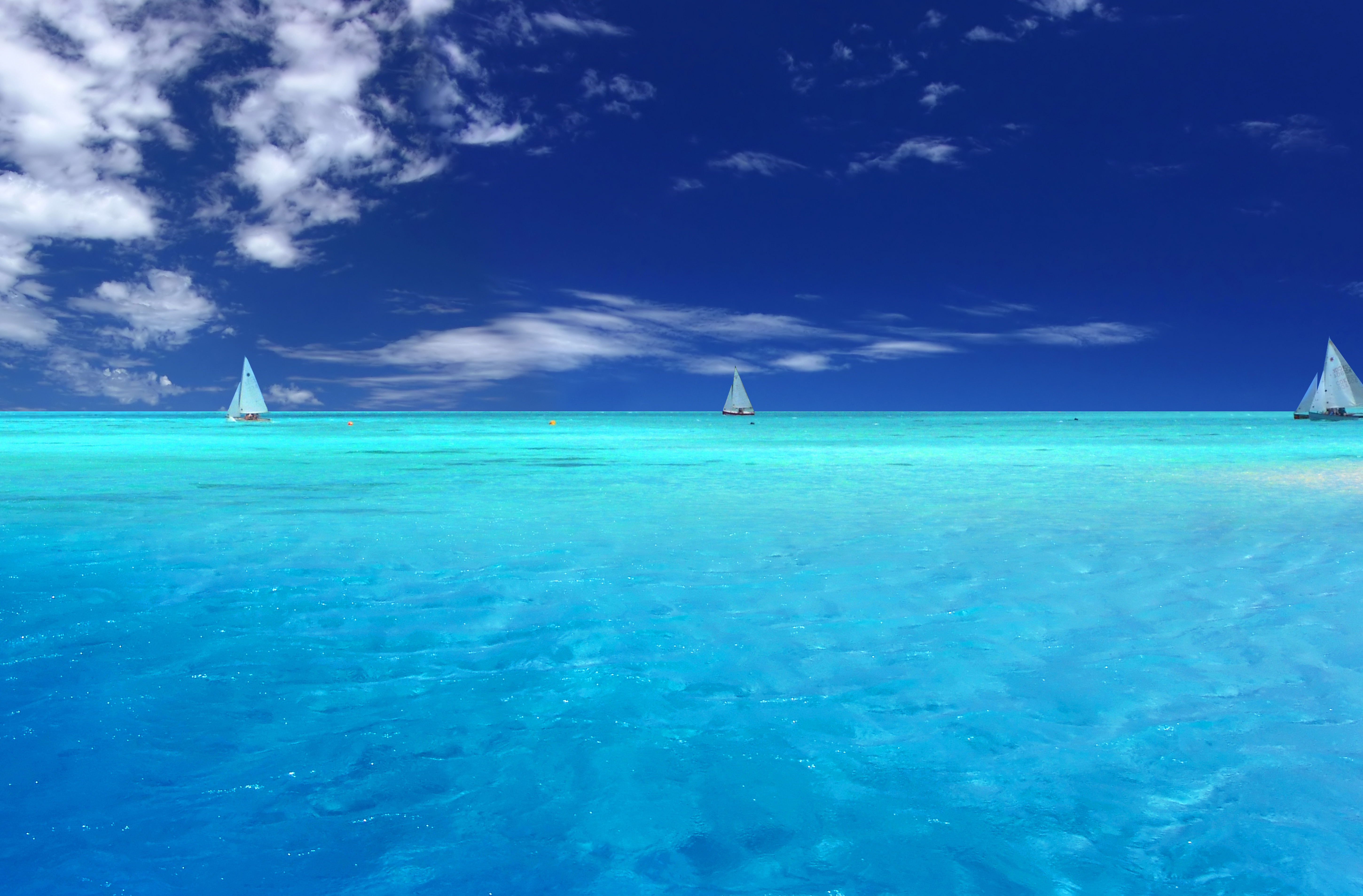 Океаном купить москва. Мальдивы голубая Лагуна. Бирюзовое море. Голубое море. Обои на рабочий стол море.