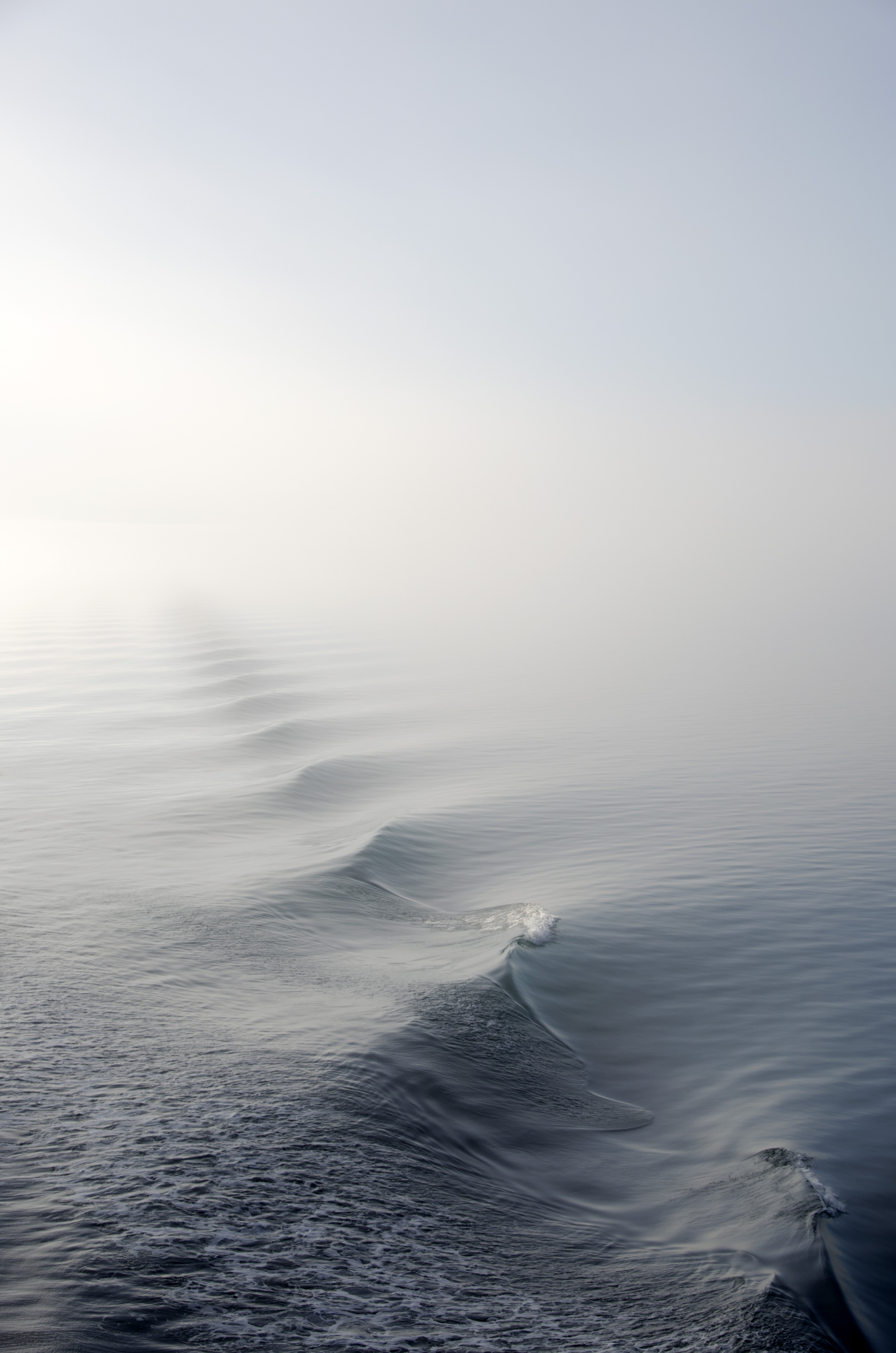 Download mobile wallpaper Waves, Fog, Minimalism, Water for free.