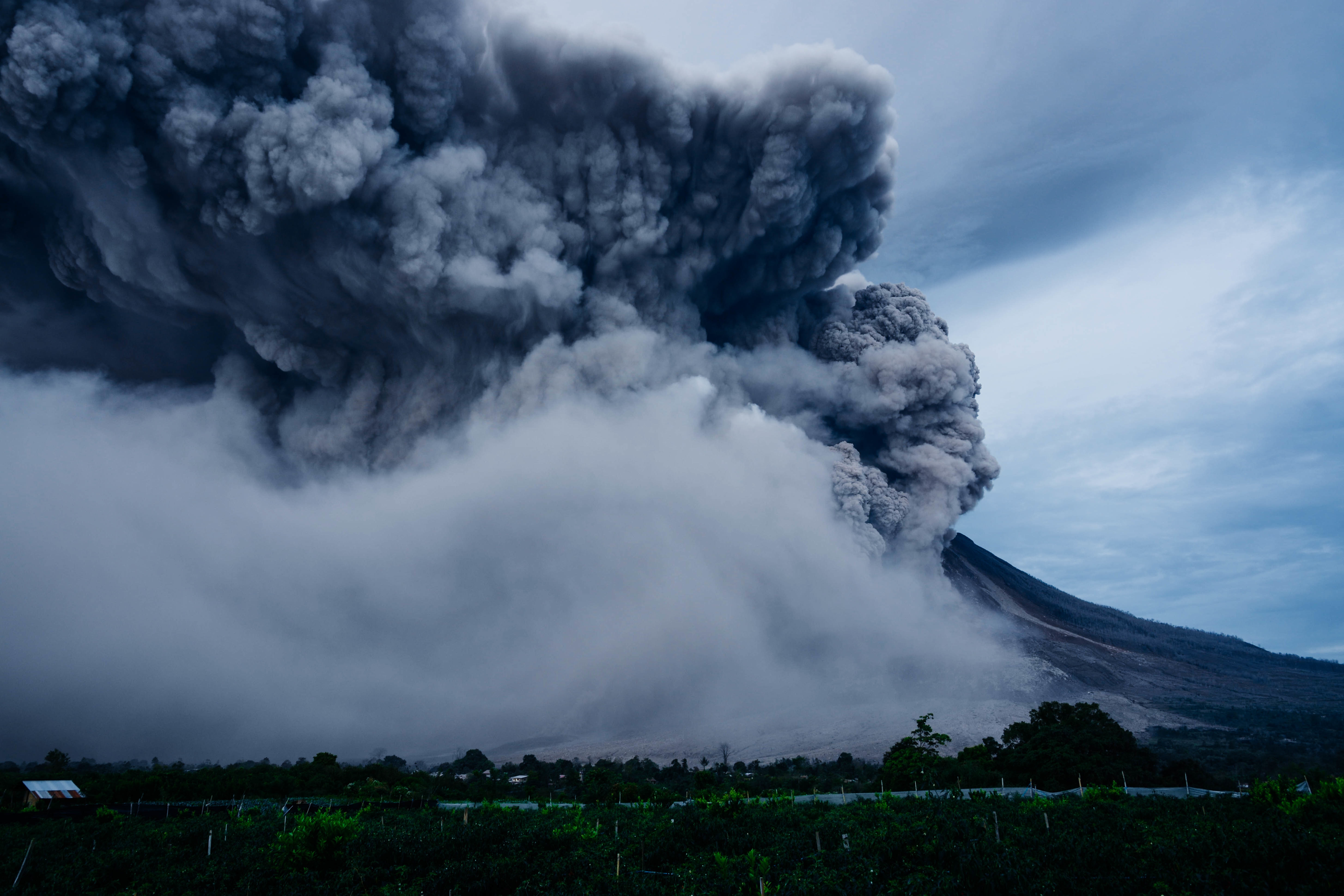 100041 Hintergrundbild herunterladen natur, explosion, vulkan, eruption, ausbruch - Bildschirmschoner und Bilder kostenlos