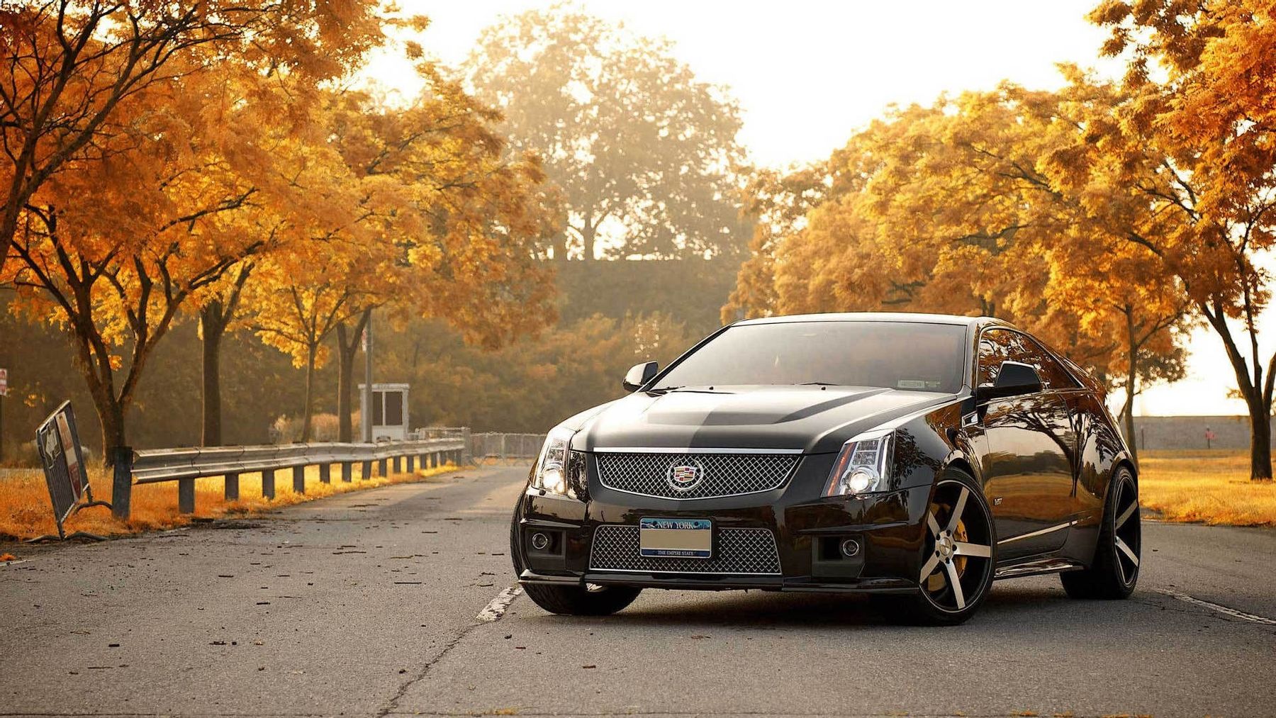 Cadillac CTS оранжевый