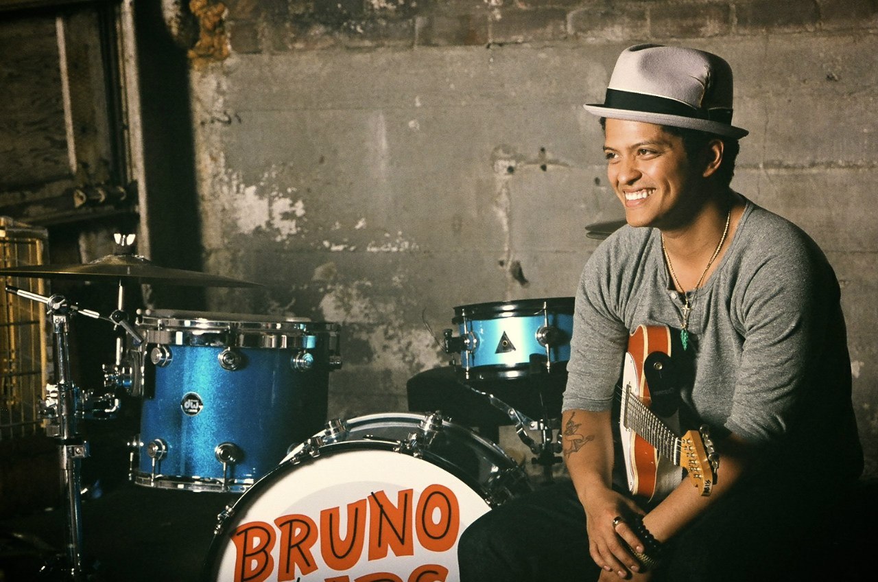 Handy-Wallpaper Bruno Mars, Menschen, Männer, Künstler, Musik kostenlos herunterladen.