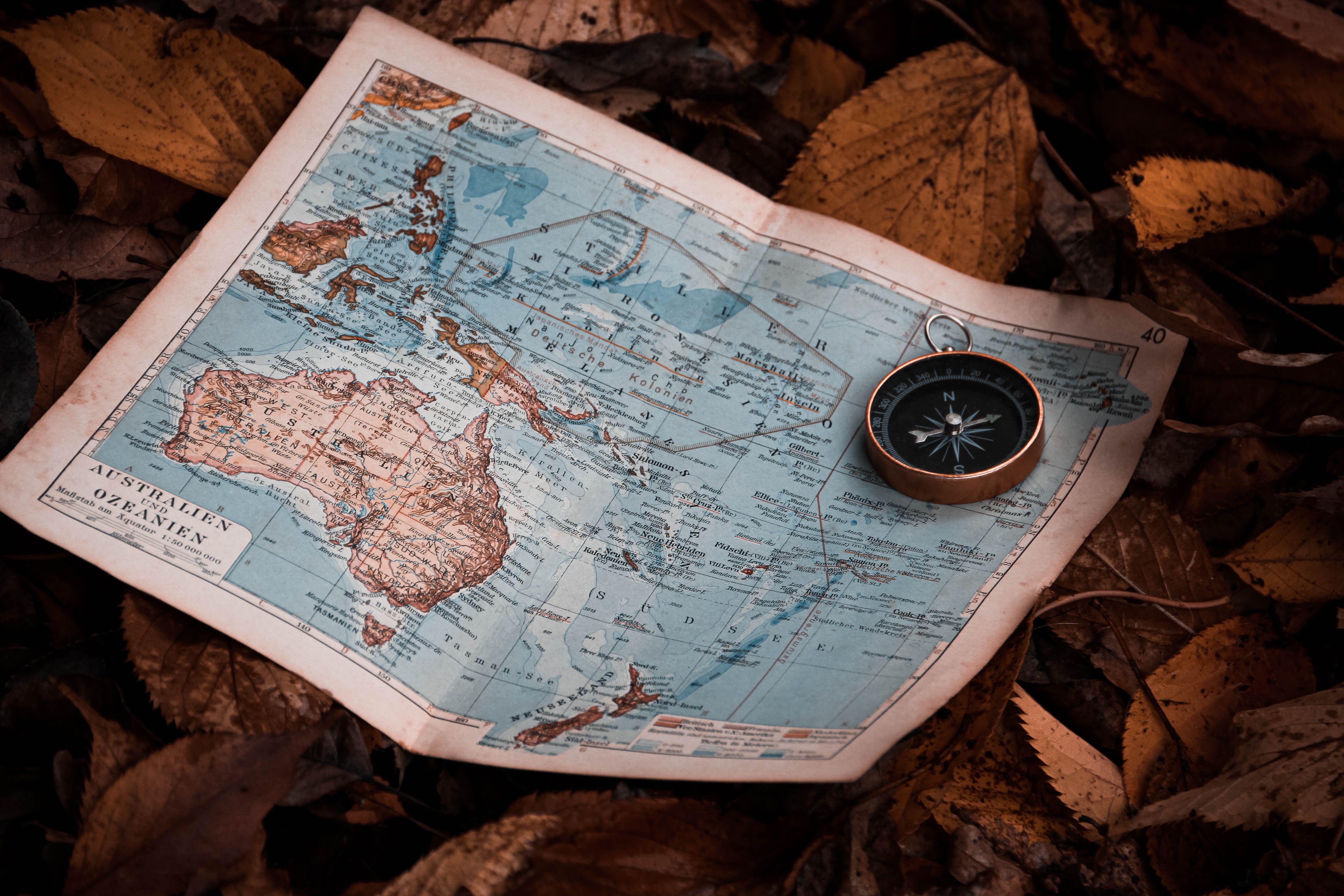 wallpapers compass, autumn, leaves, miscellanea, miscellaneous, map, travels, globetrotting