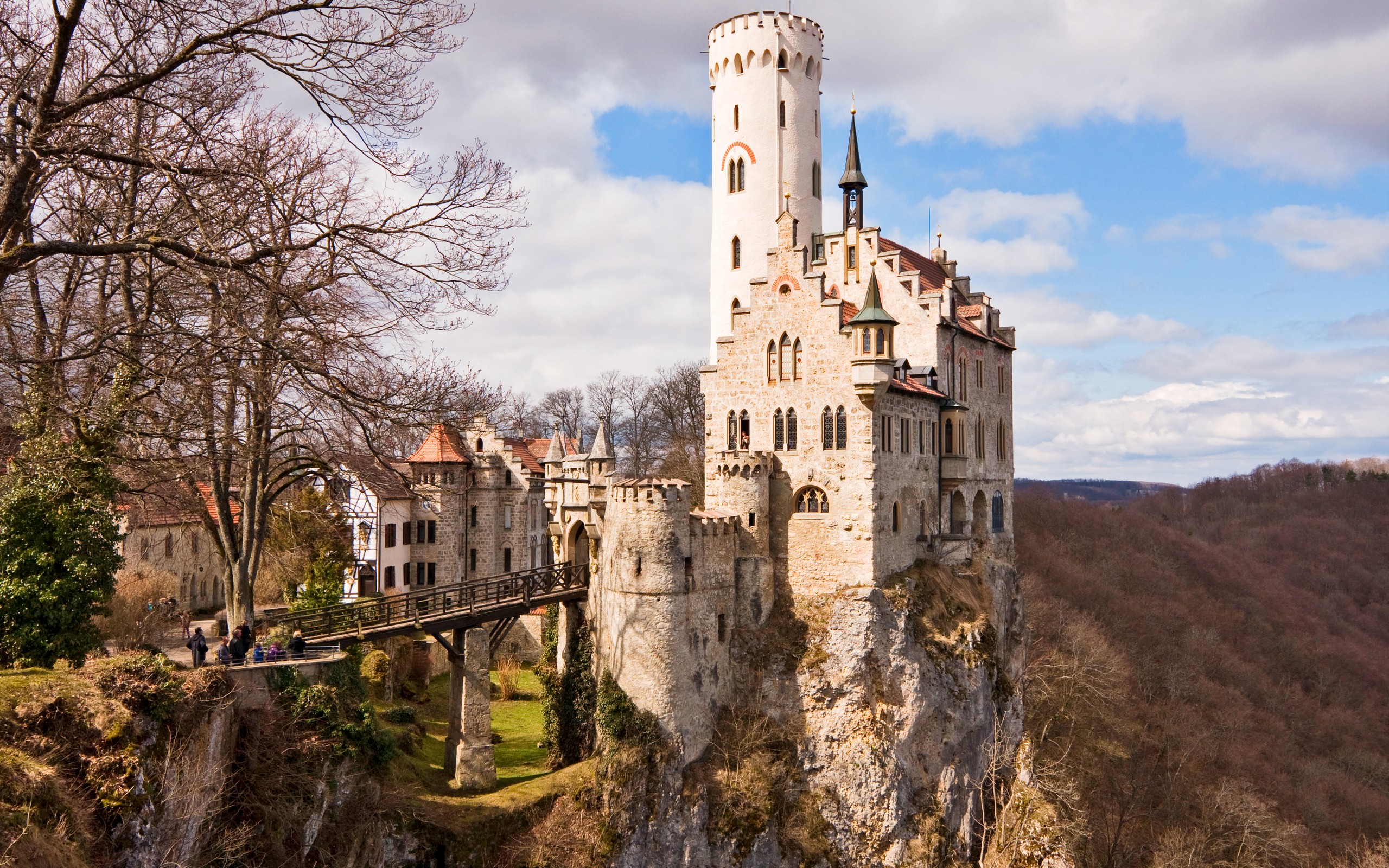 замок лихтенштейн германия
