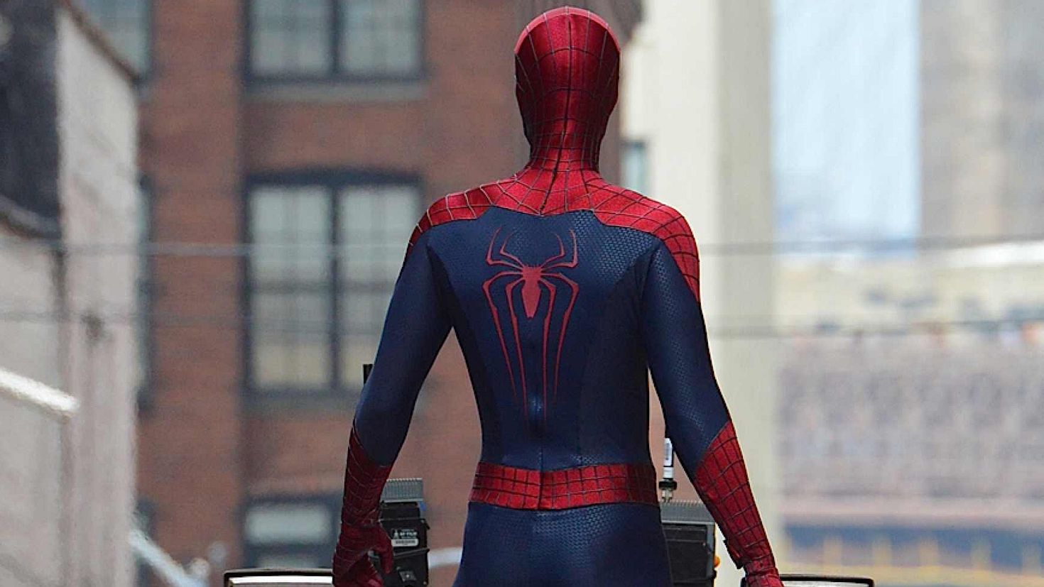 Человек паук 2 музыка. The amazing Spider-man 2 (новый человек — паук 2). Новый человек паук 2 Эндрю Гарфилд. Эмэйзинг Спайдер Мэн. Человек паук tasm 2.