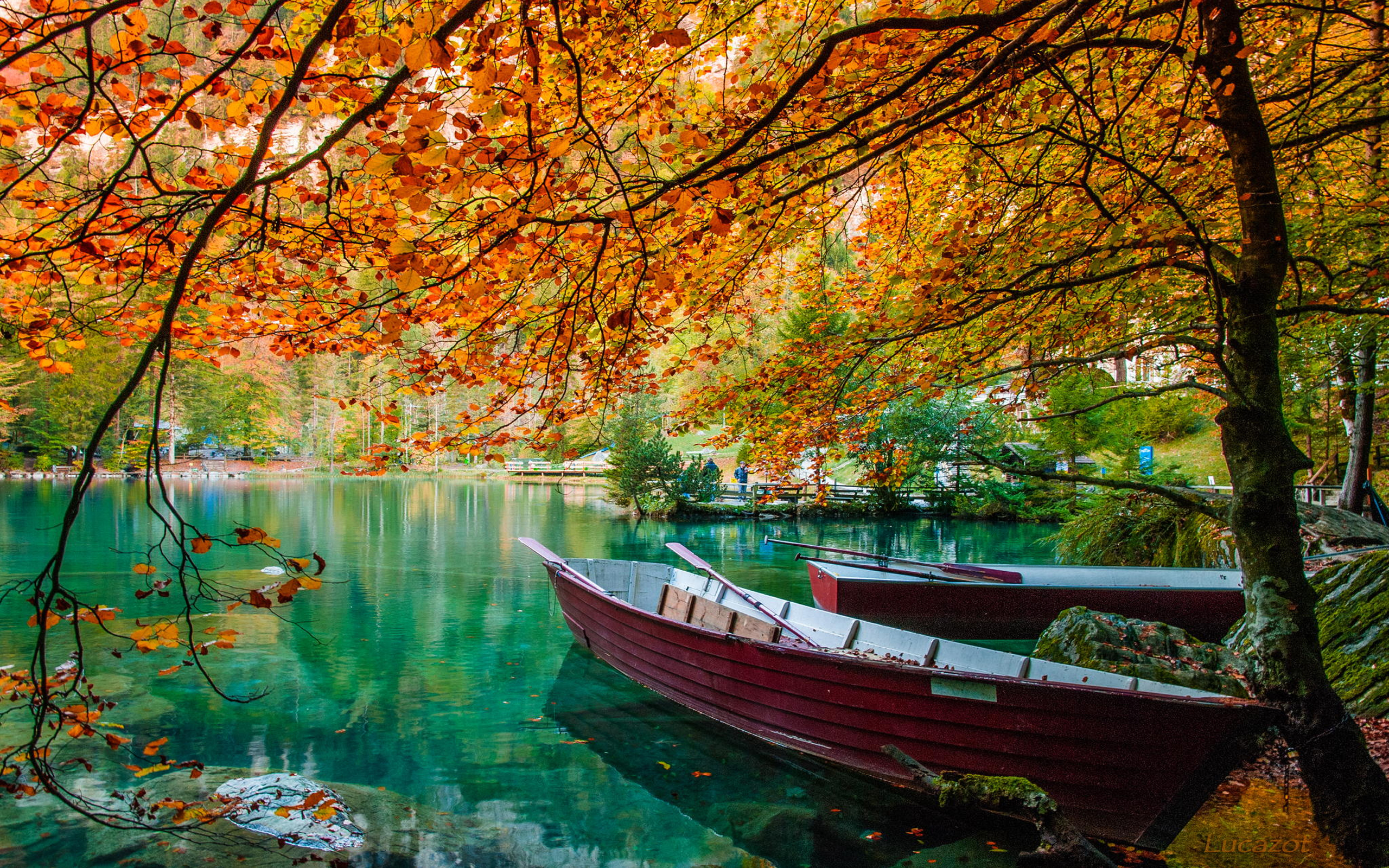 Озеро Блау Швейцария осень