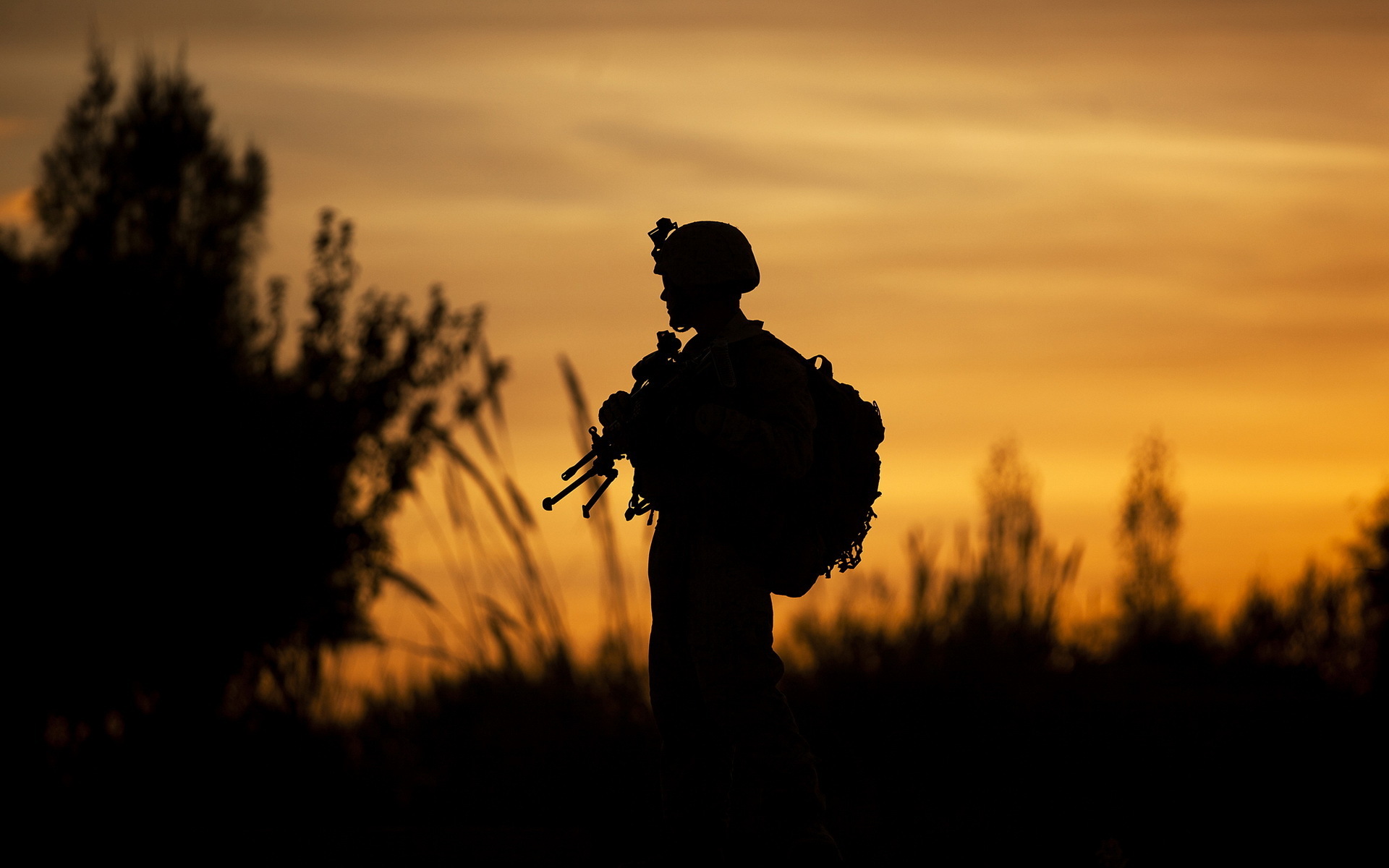 soldier, military, weapon, assault rifle, sunrise, gun, machine gun, sunset cell phone wallpapers