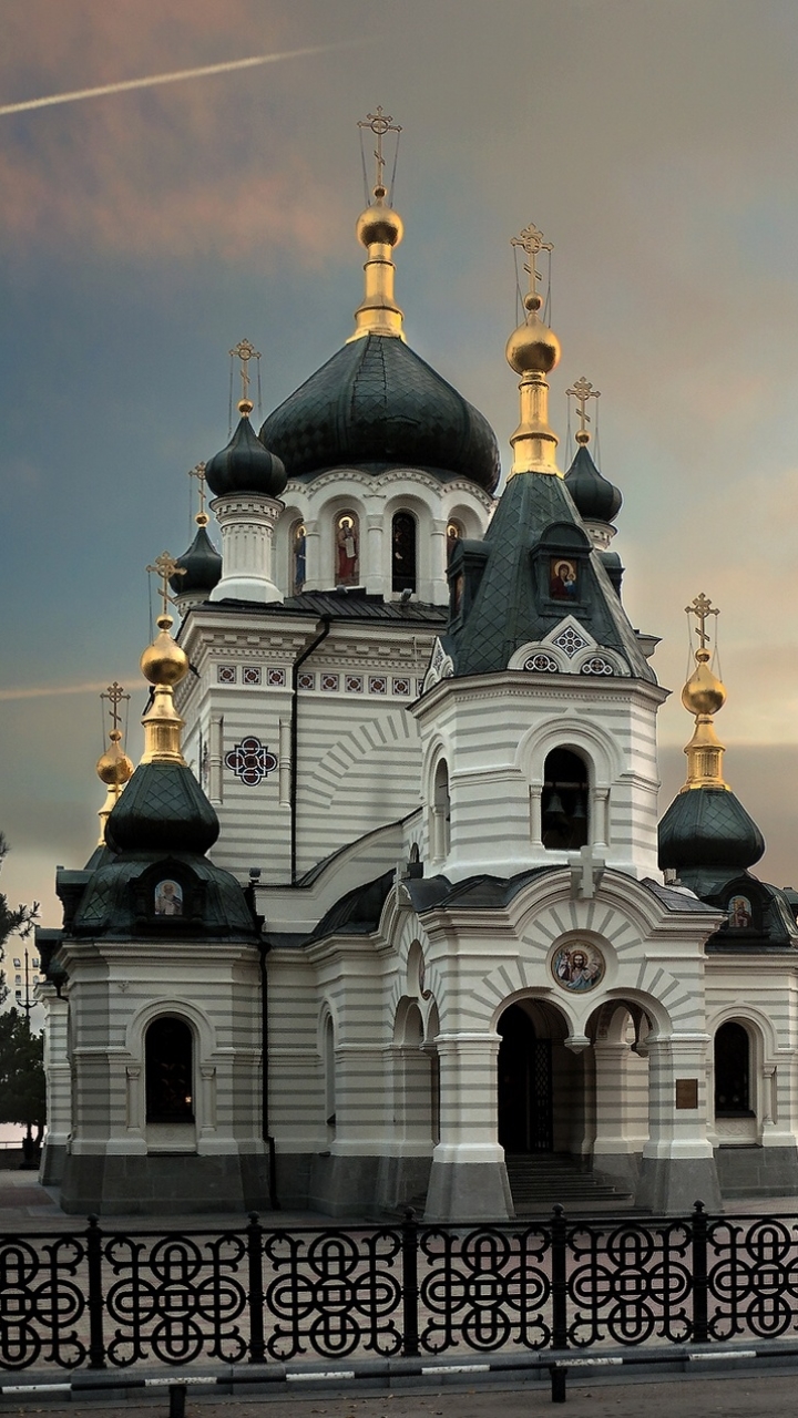 Download mobile wallpaper Sunset, Architecture, Russia, Church, Gate, Churches, Religious for free.