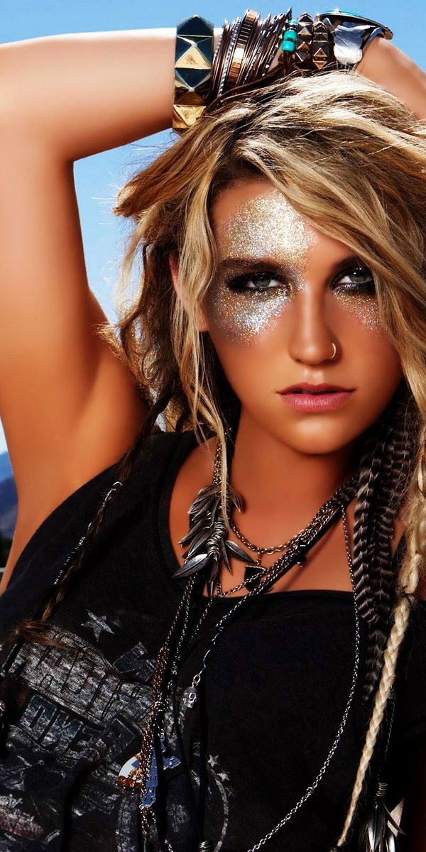 Зарубежные скачивания. Kesha 2007. Кеша певица 2007. Kesha 2006. Kesha Sebert 2021.