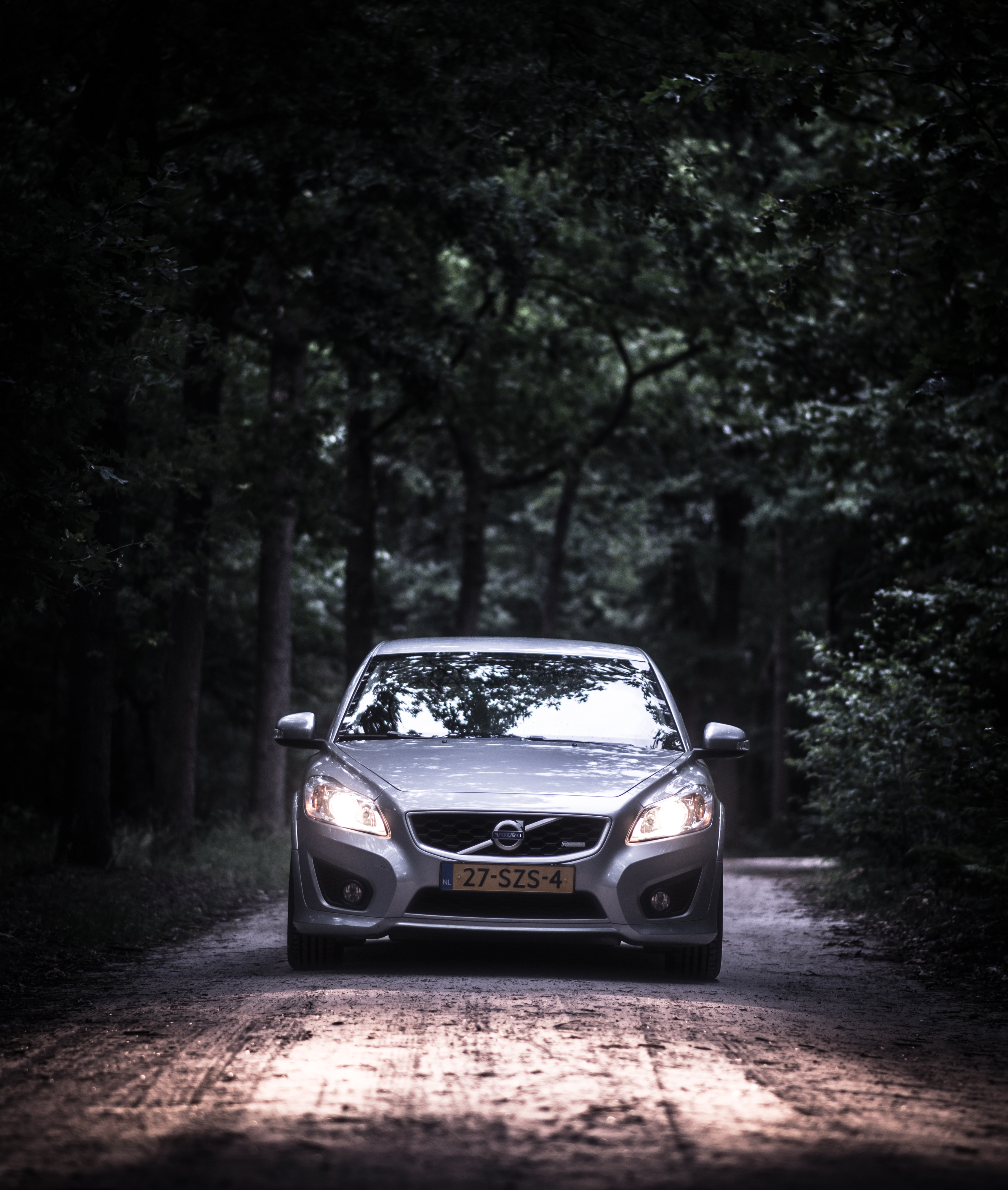 Download mobile wallpaper Road, Machine, Car, Front View, Cars, Volvo for free.