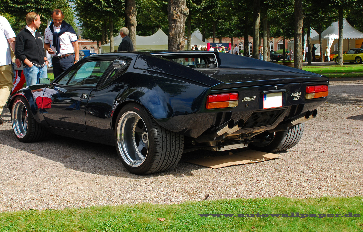 Машина de Tomaso Pantera