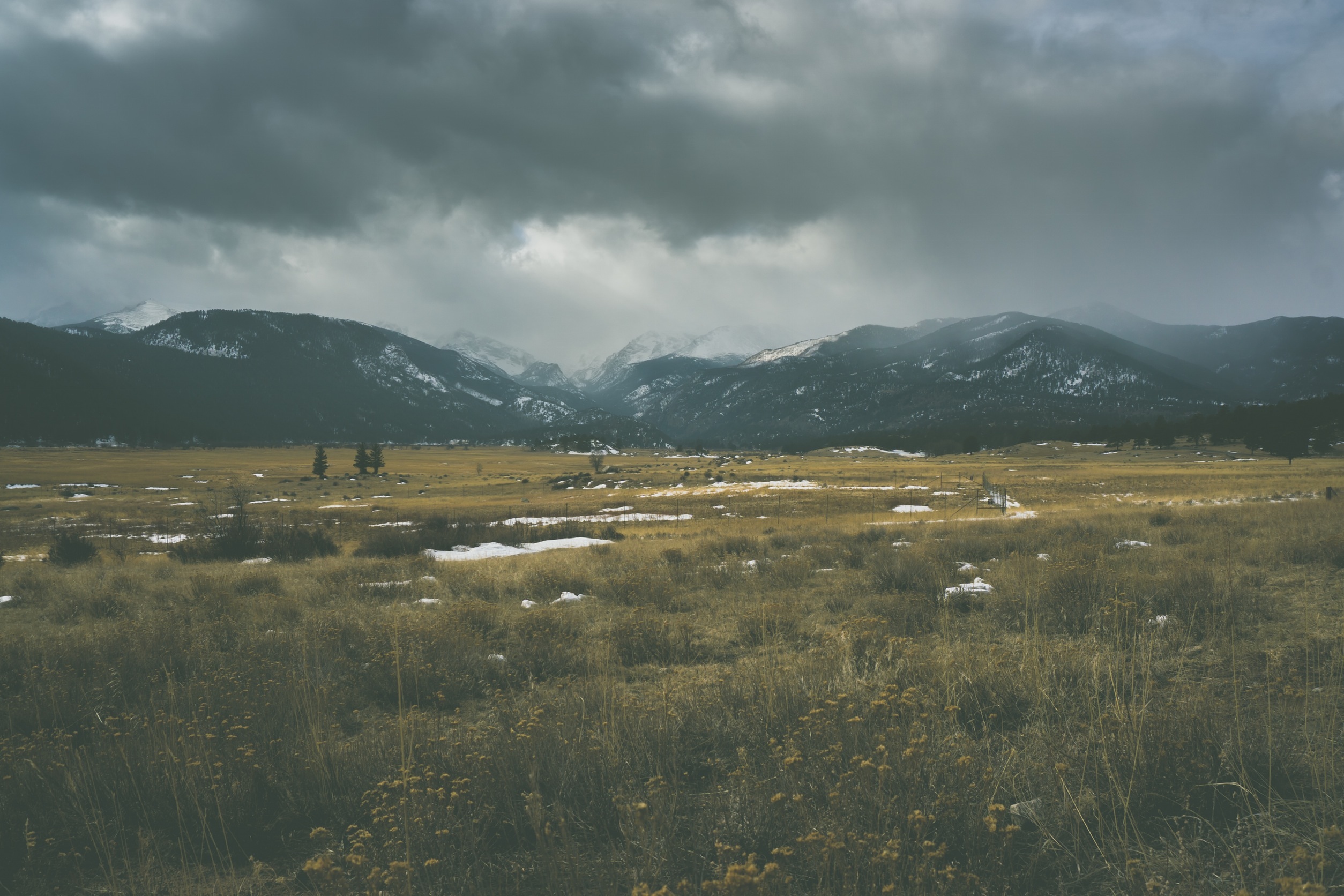 mainly cloudy, nature, grass, sky, mountains, clouds, overcast