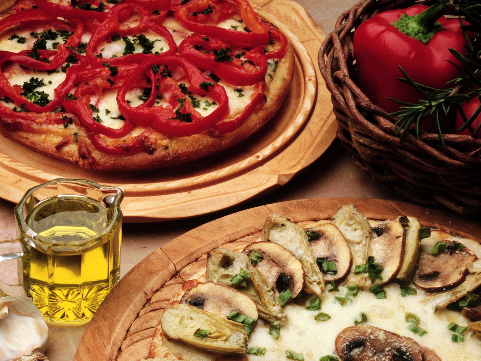 pizza, food, pepper, mashrooms, butter, oil, garlic QHD