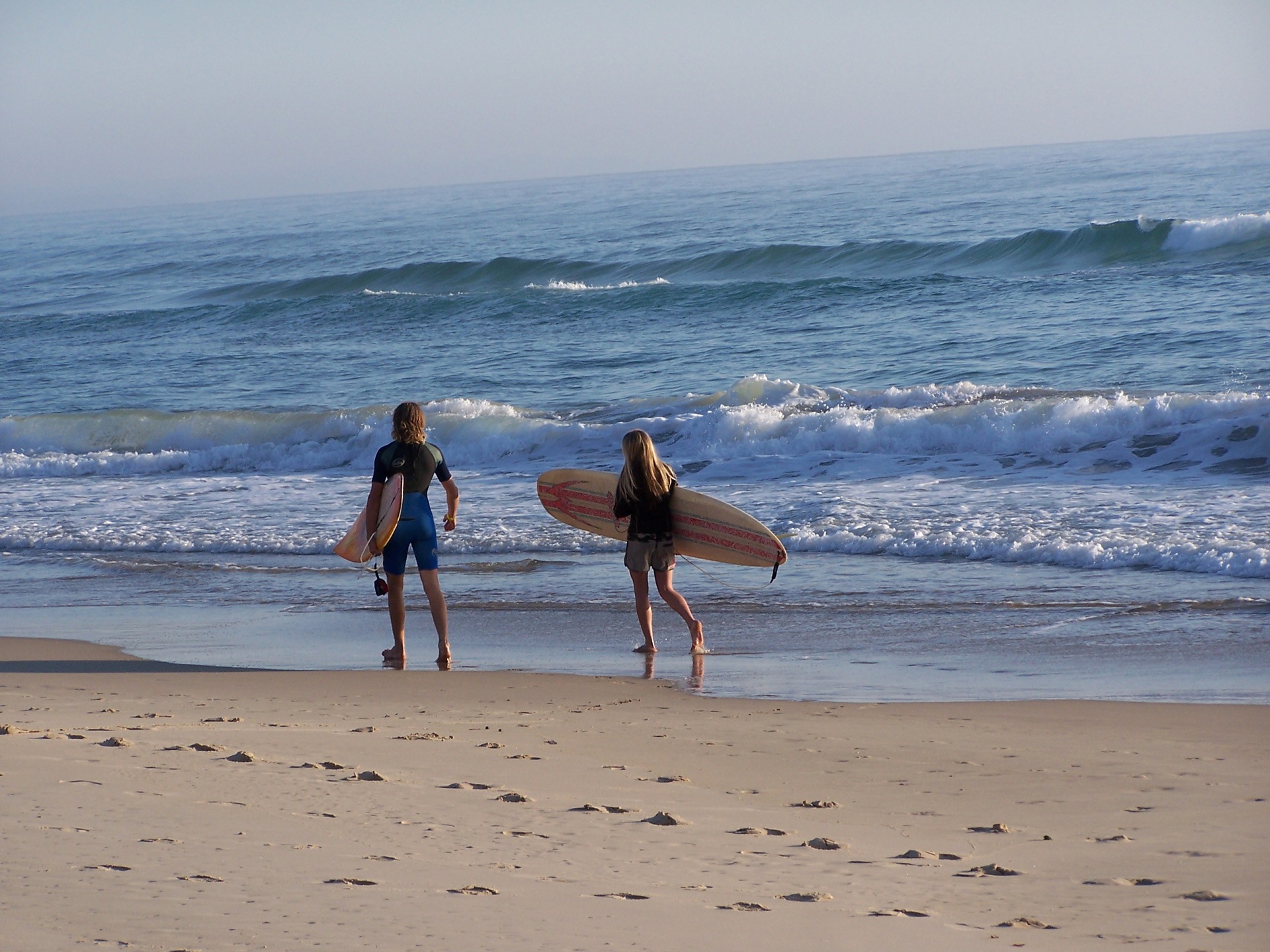 sports, surfing, beach, ocean, people, sand, surfboard, surfer, wave QHD