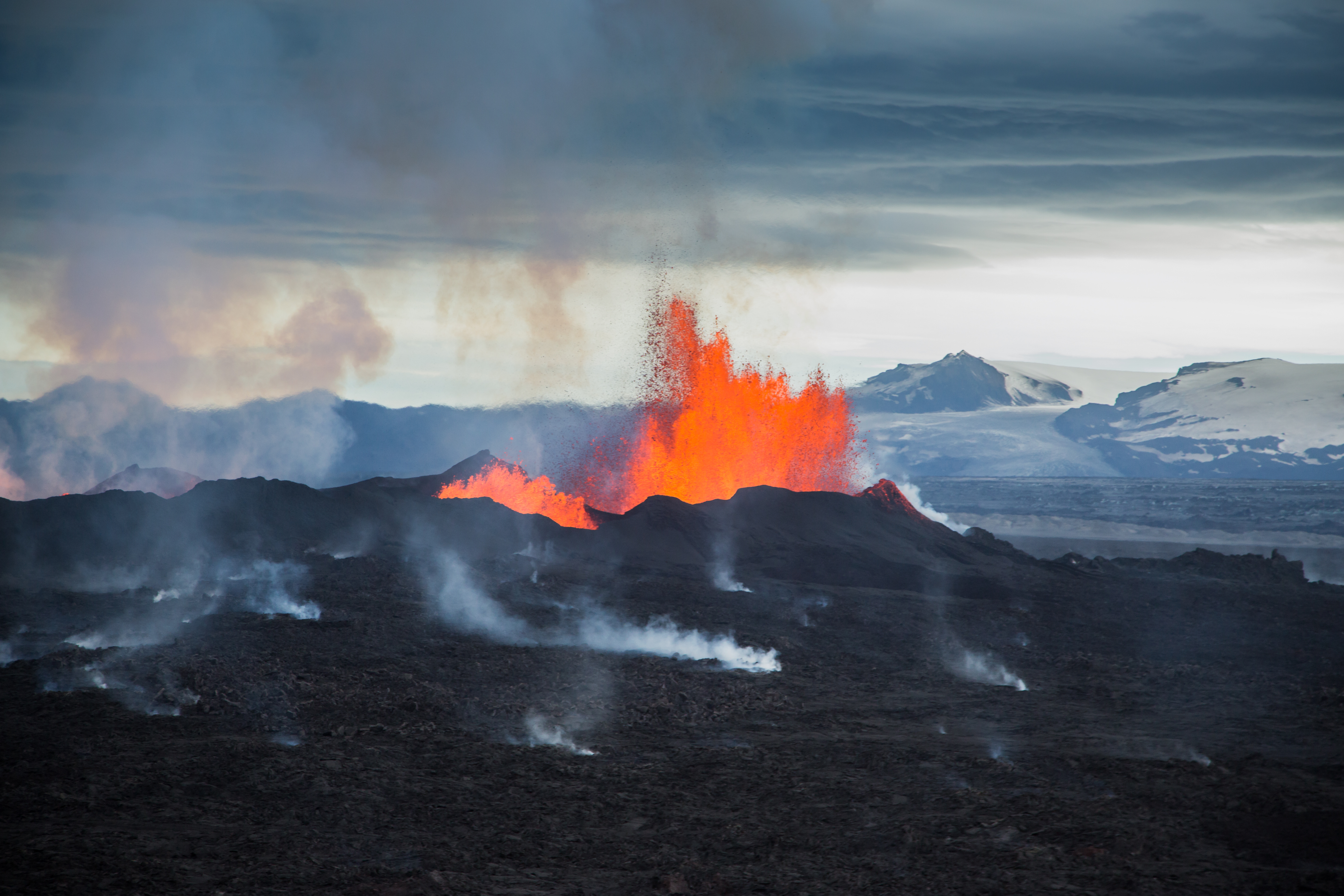 earth, bárðarbunga, eruption, iceland, lava, smoke, volcano, volcanoes phone background