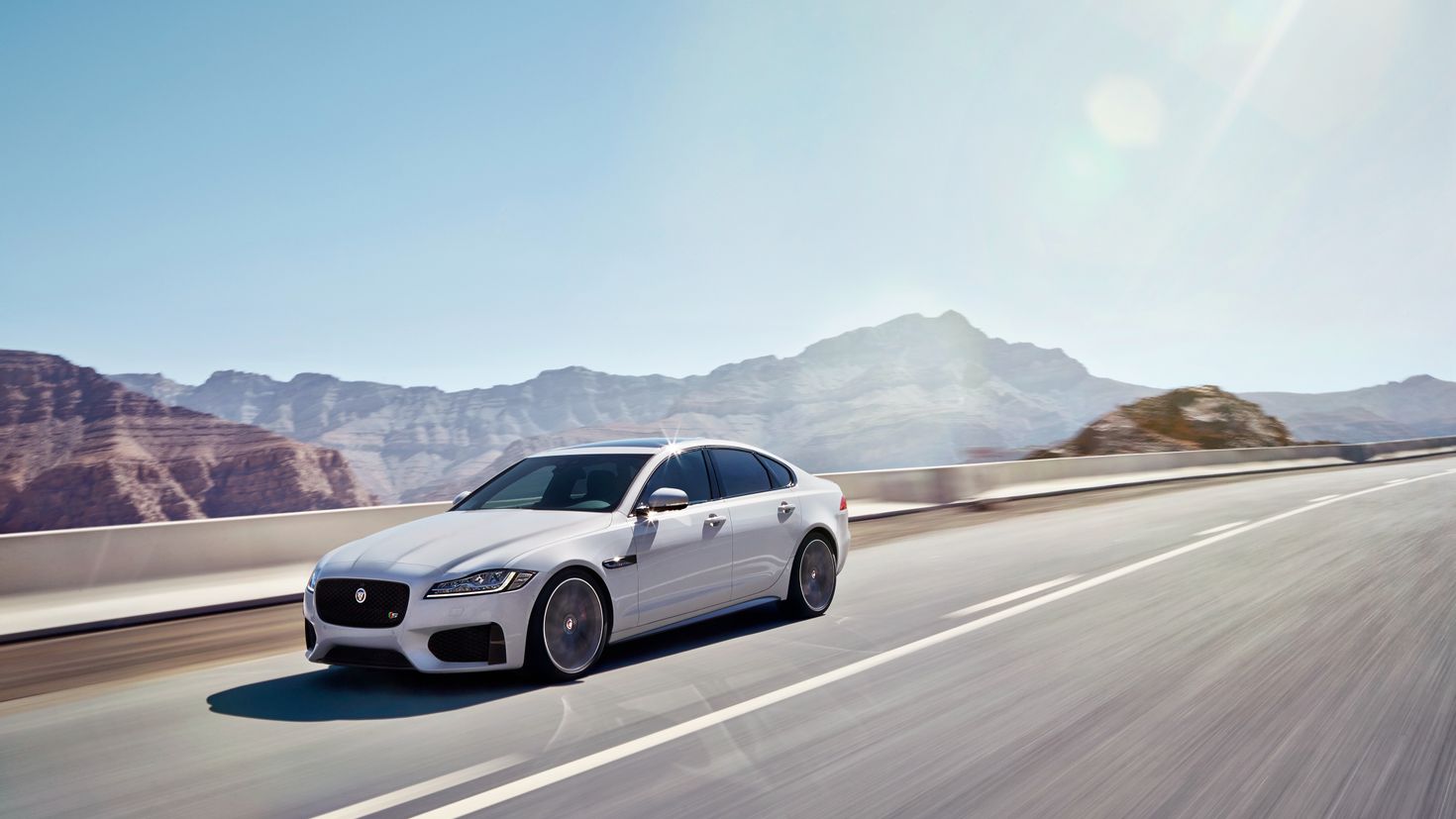 Jaguar XF 2016 1024 768