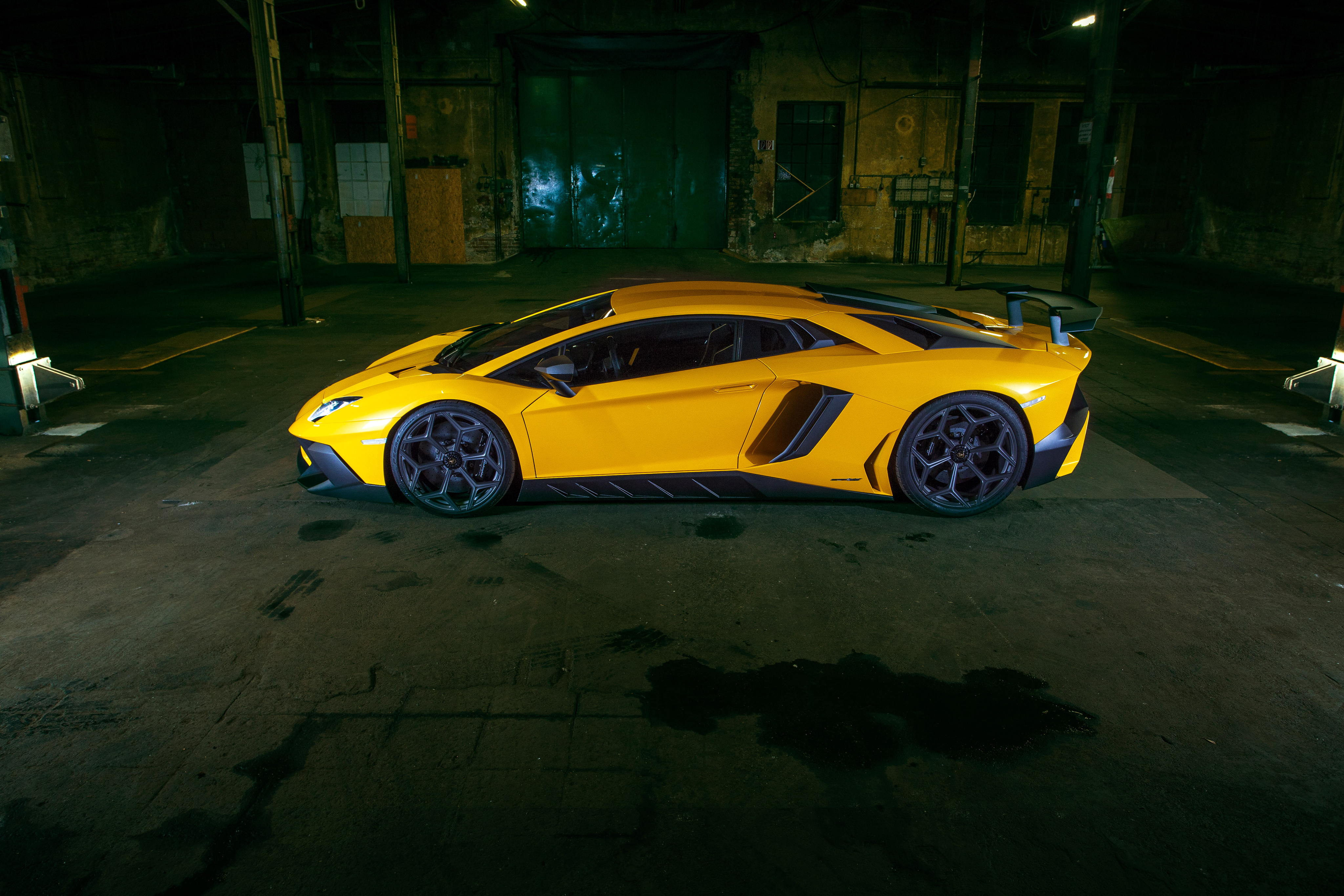 Lamborghini Aventador Р¶РµР»С‚С‹Р№