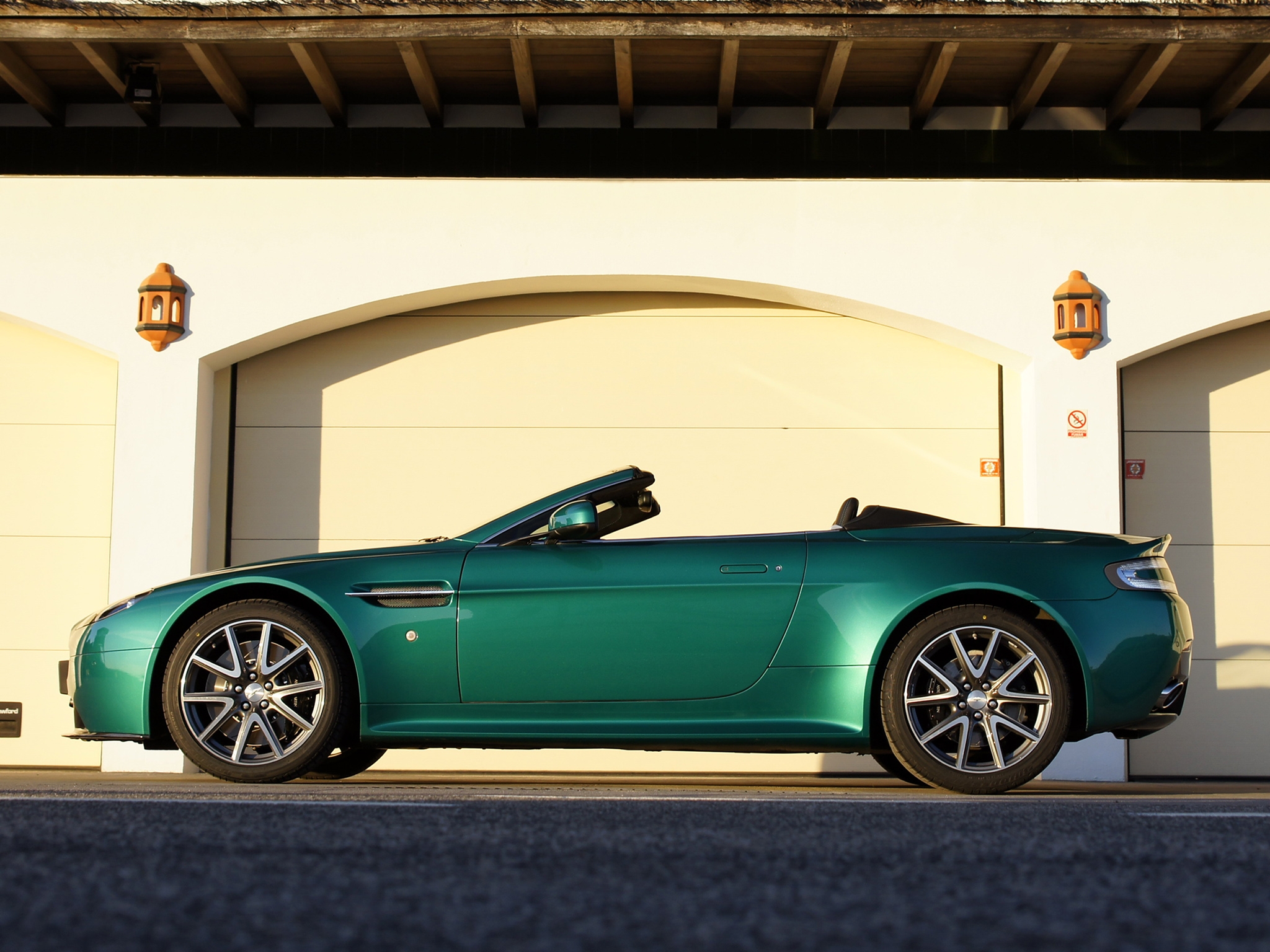 PC Wallpapers auto, aston martin, cars, green, side view, 2011, v8, vantage
