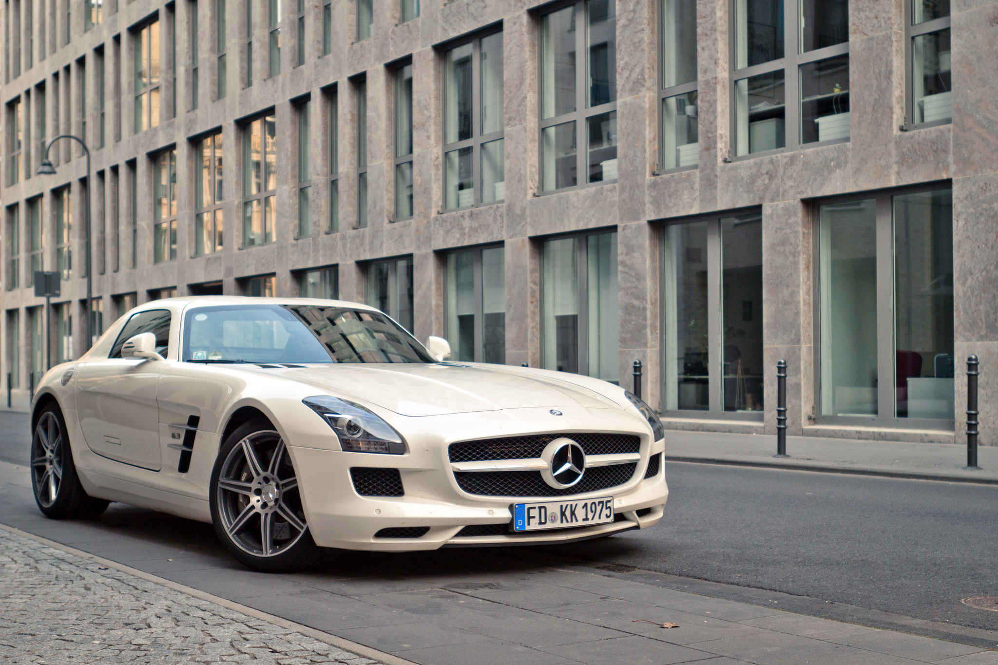 Мерседес SLS AMG белый 2015