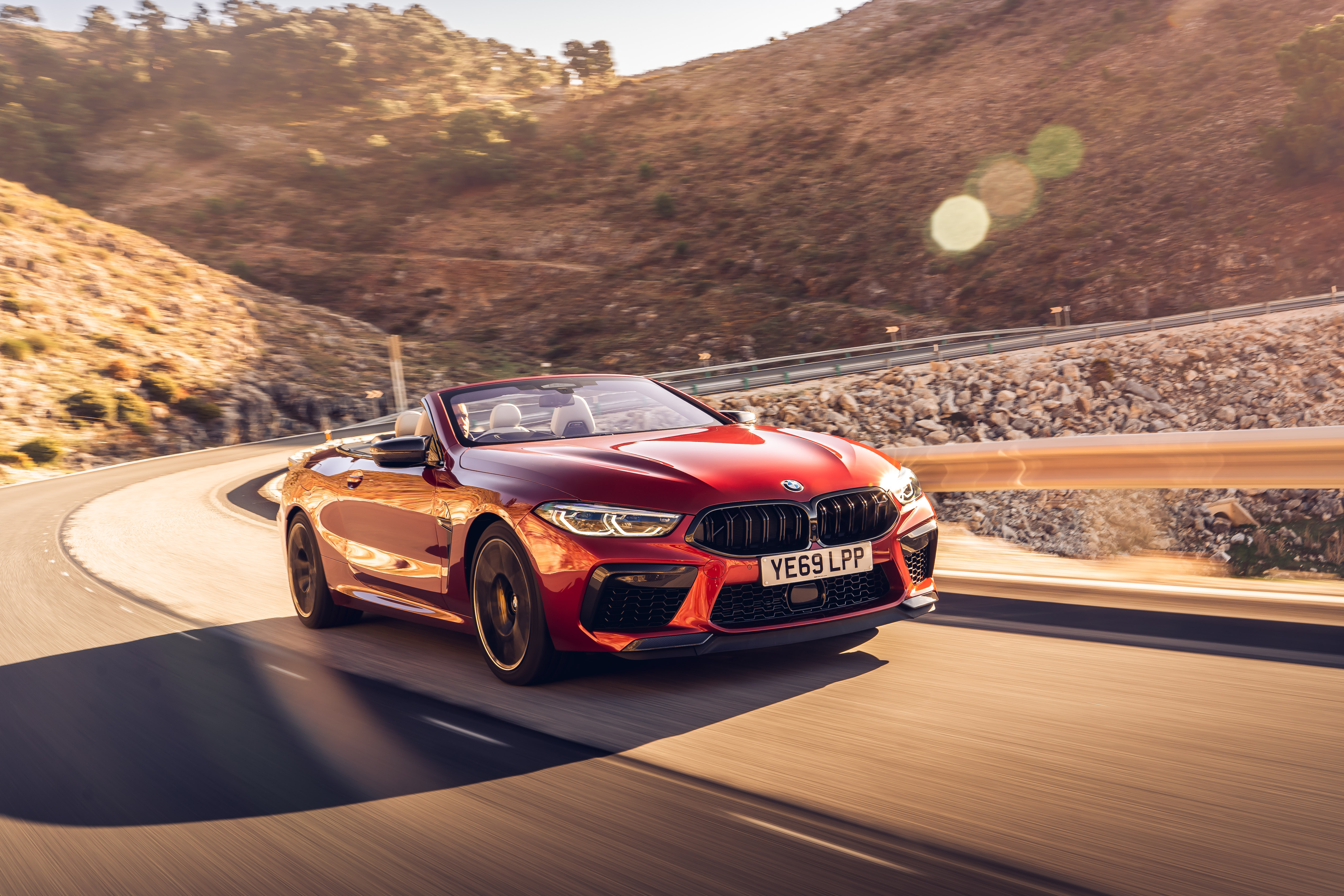 BMW m8 Cabrio синий