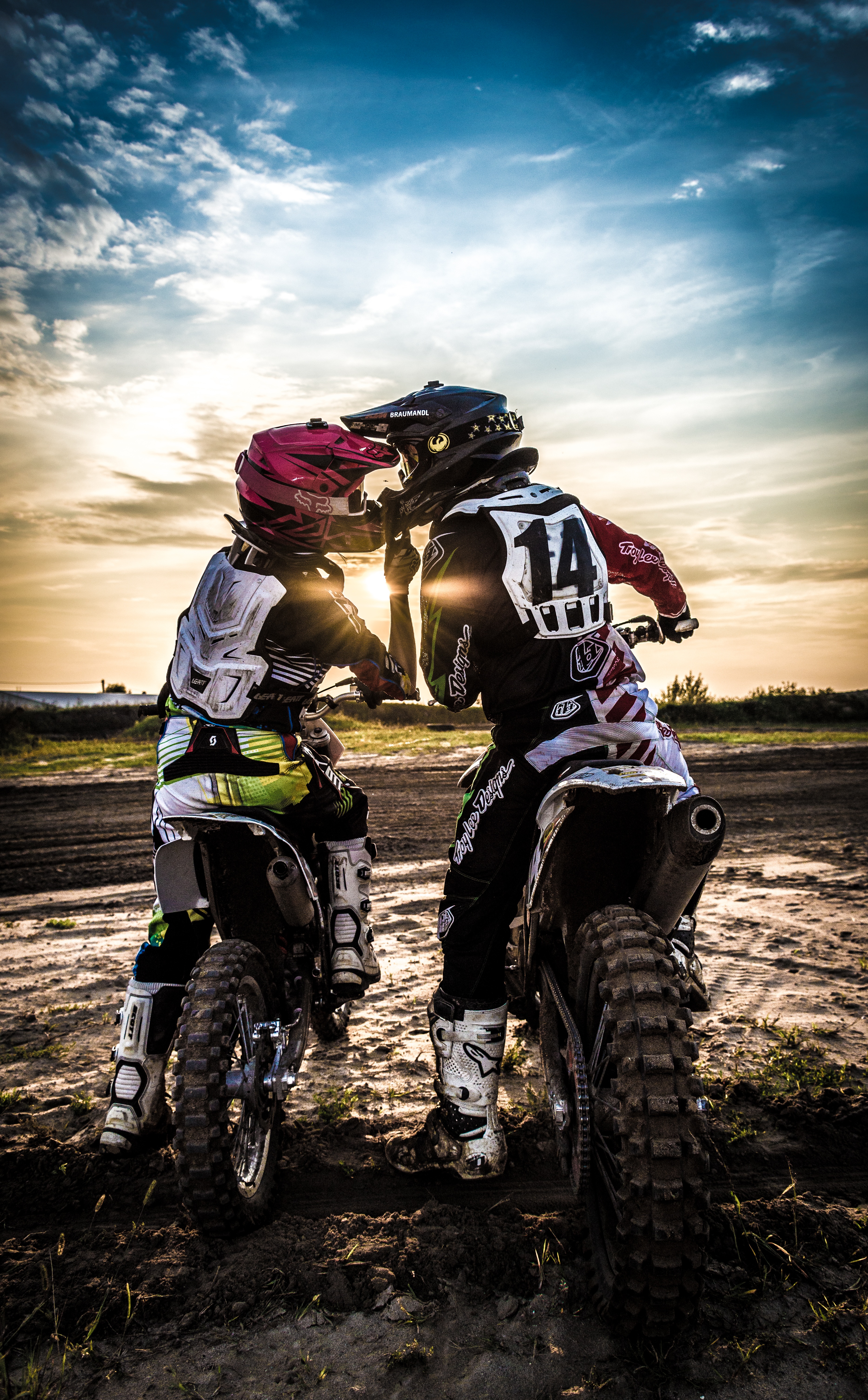 vertical wallpaper sports, love, motocross, motorcycles, kiss, sunset, moto