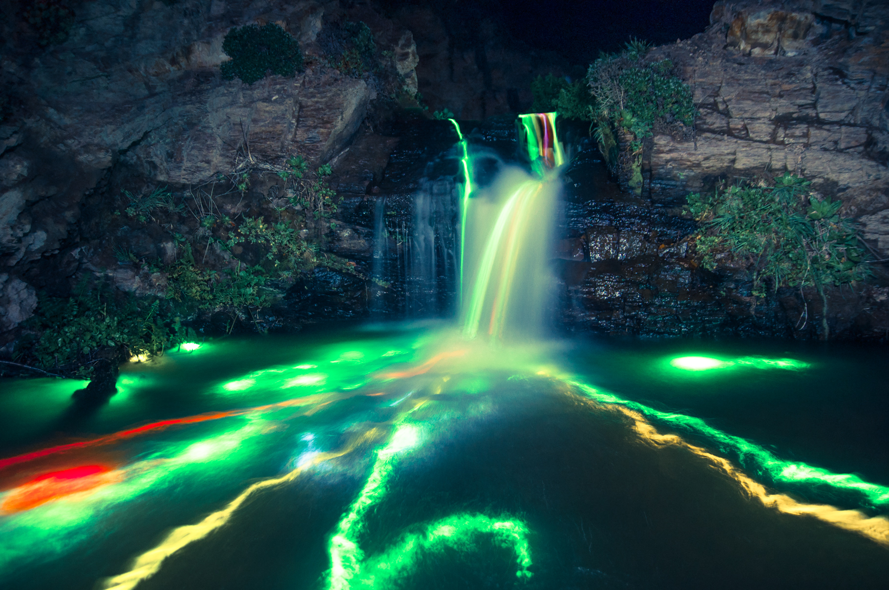 Радужные водопады